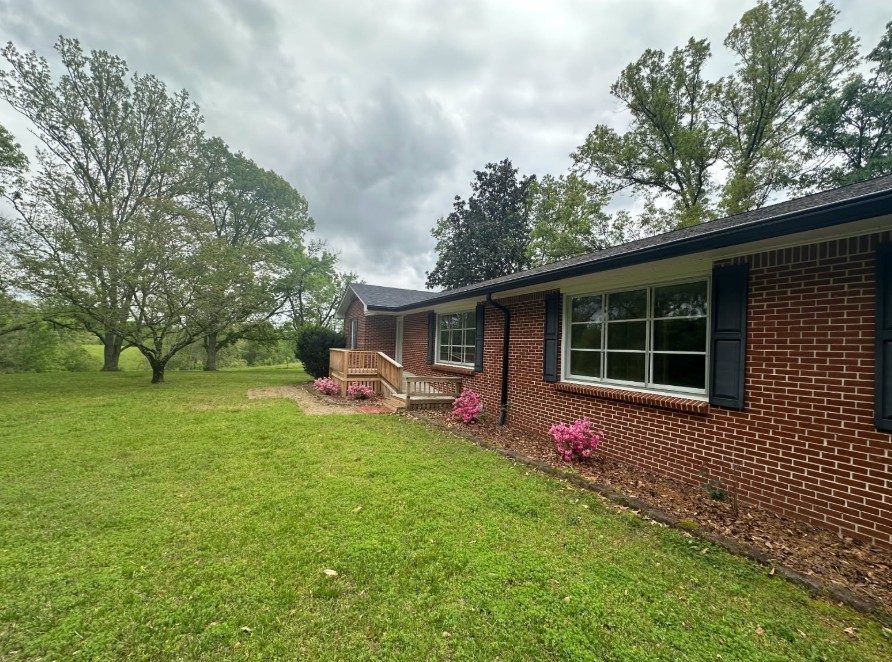 6510 Clemons Ridge Rd Property Photo 3