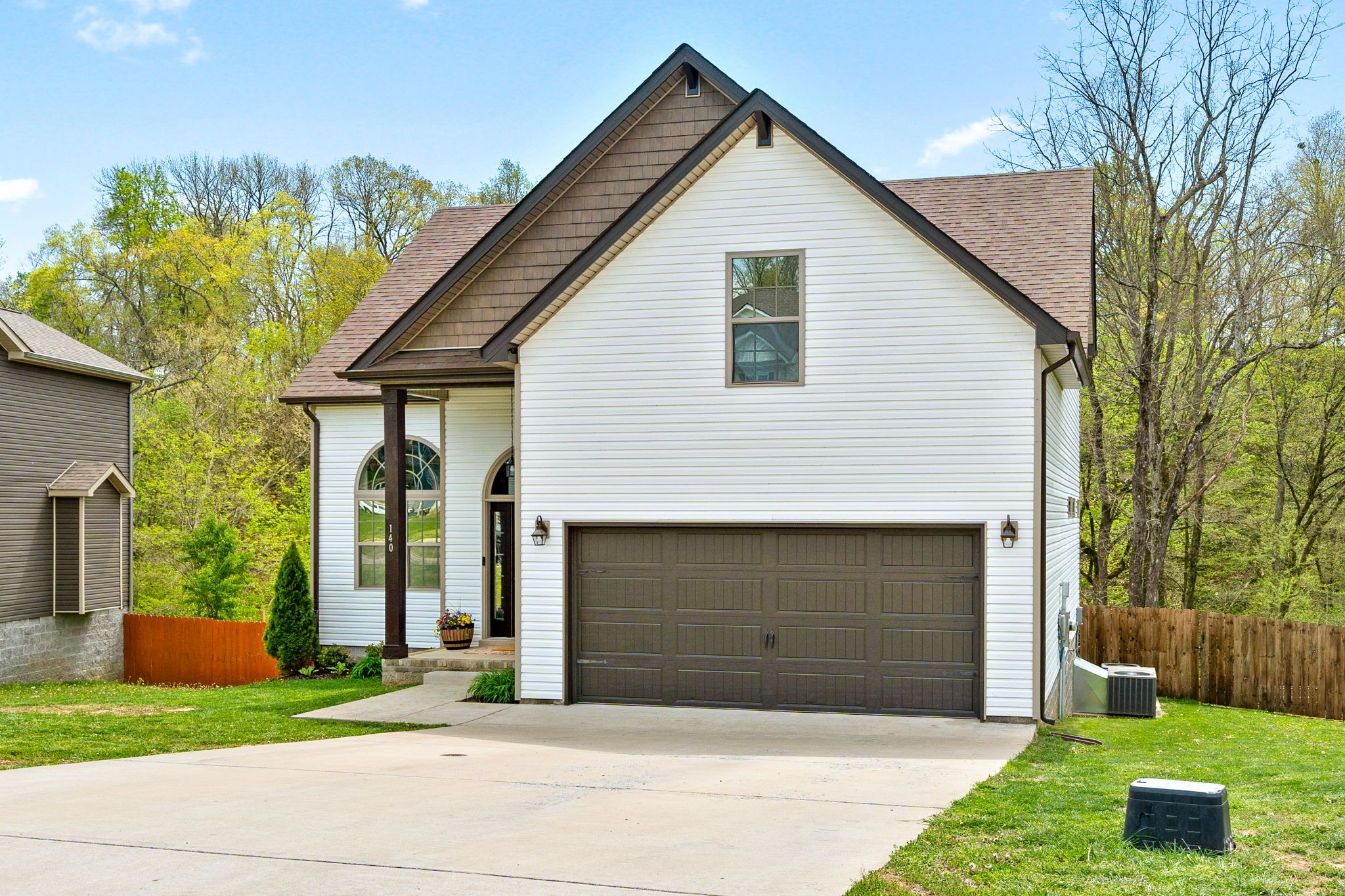 140 Bonnell Dr Property Photo 4