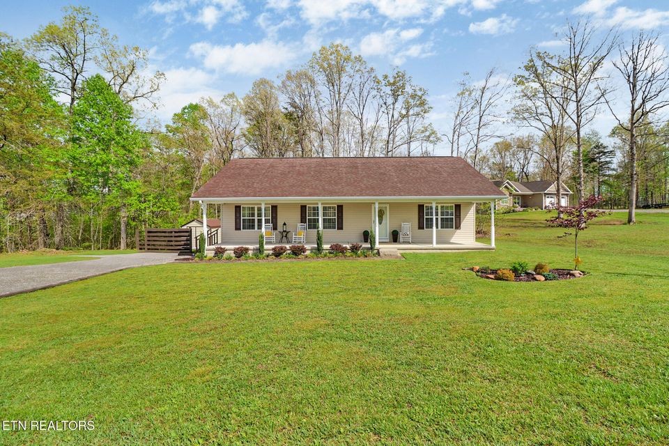 789 Clear Creek Pkwy Property Photo