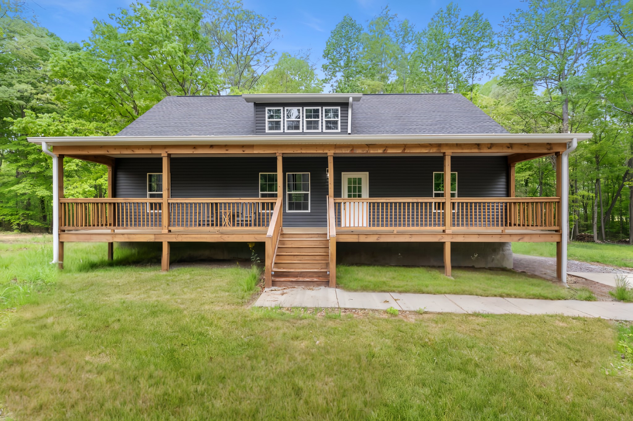 122 Deerwood Ct Property Photo