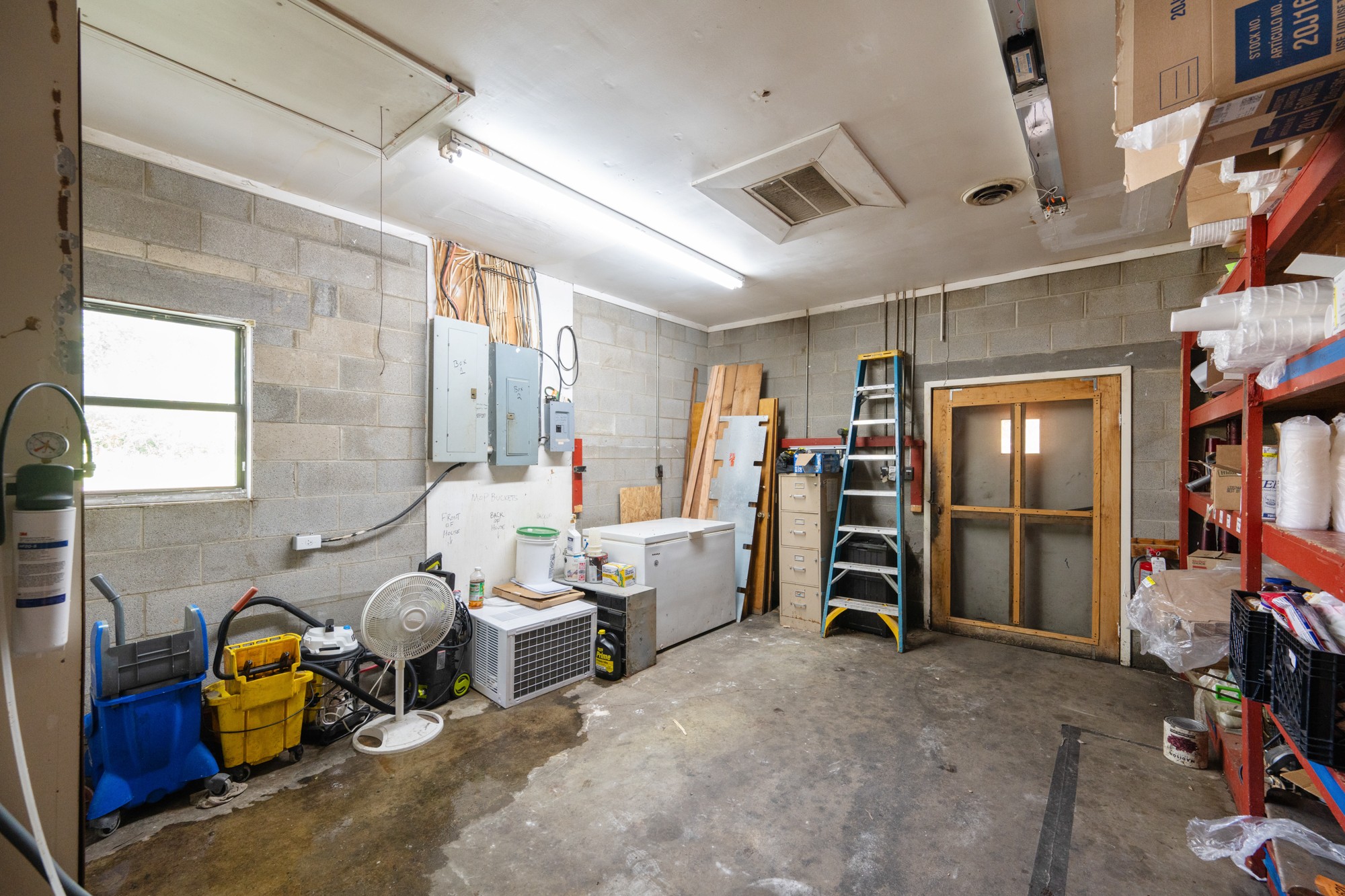 217 E School St Property Photo 25