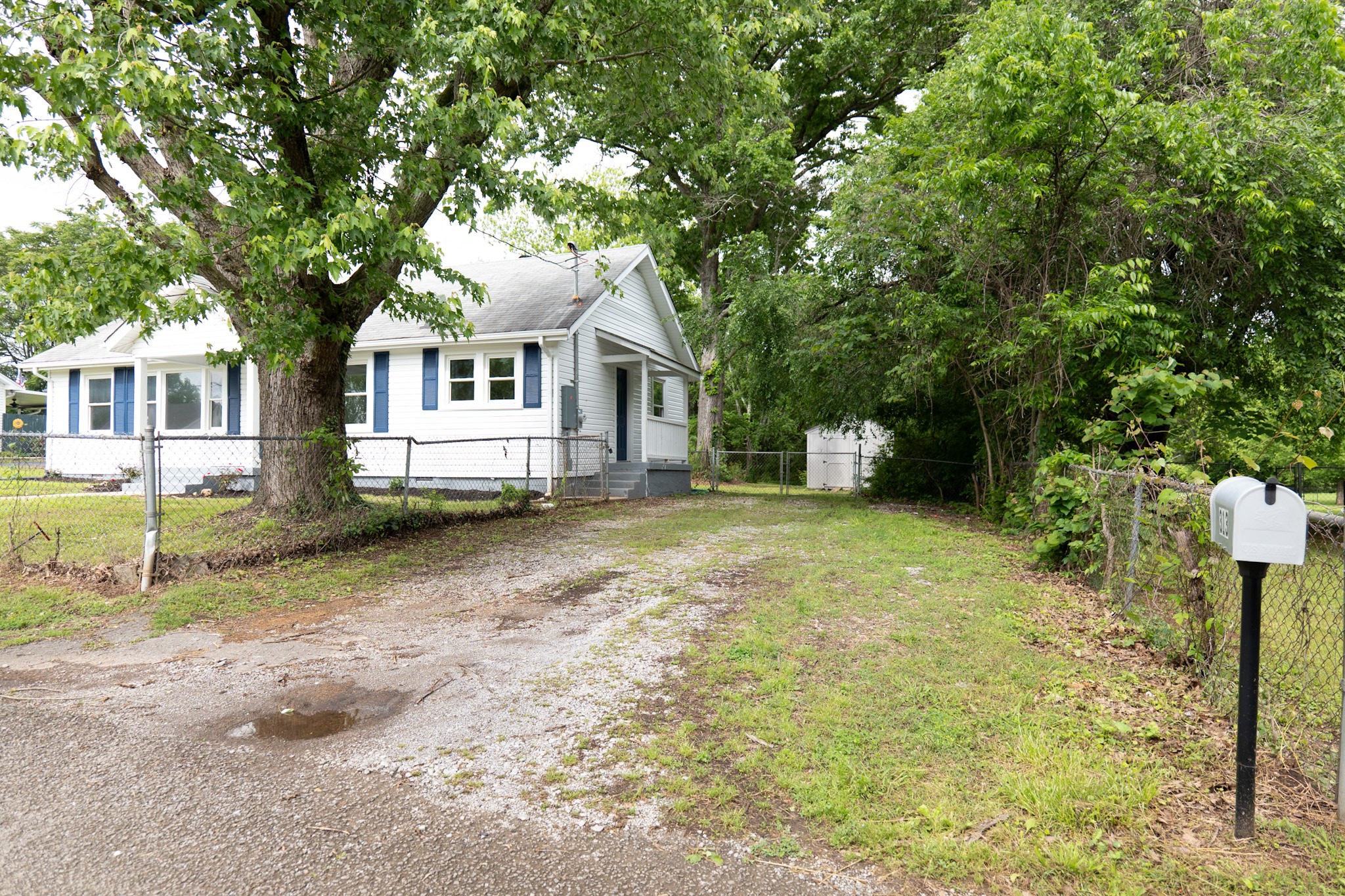 313 Jakes Ave Property Photo 6