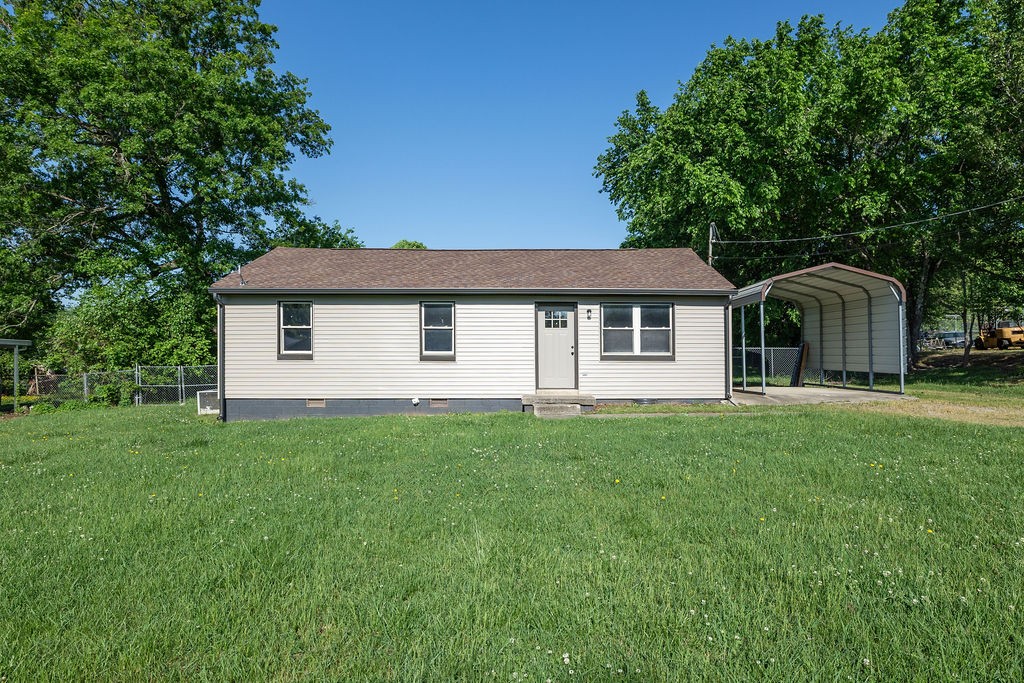 200 Freeman Dr Property Photo 1