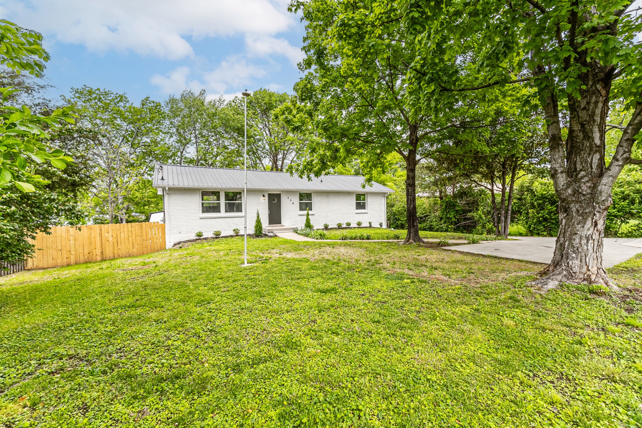 558 Walton Ferry Rd Property Photo 2