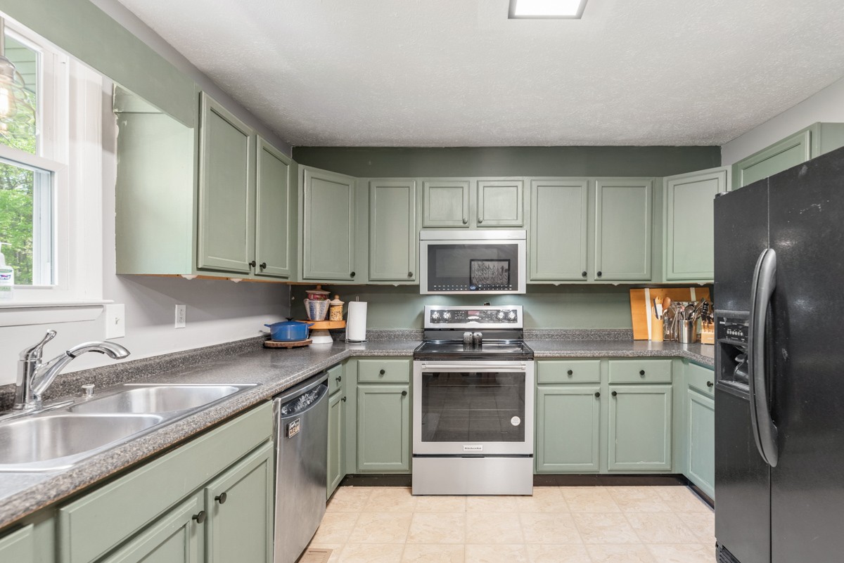5070 Ridge Rd Property Photo 14