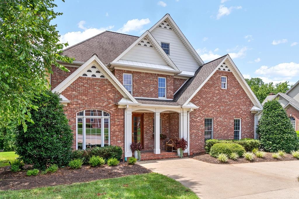 305 Lincoln Way Property Photo