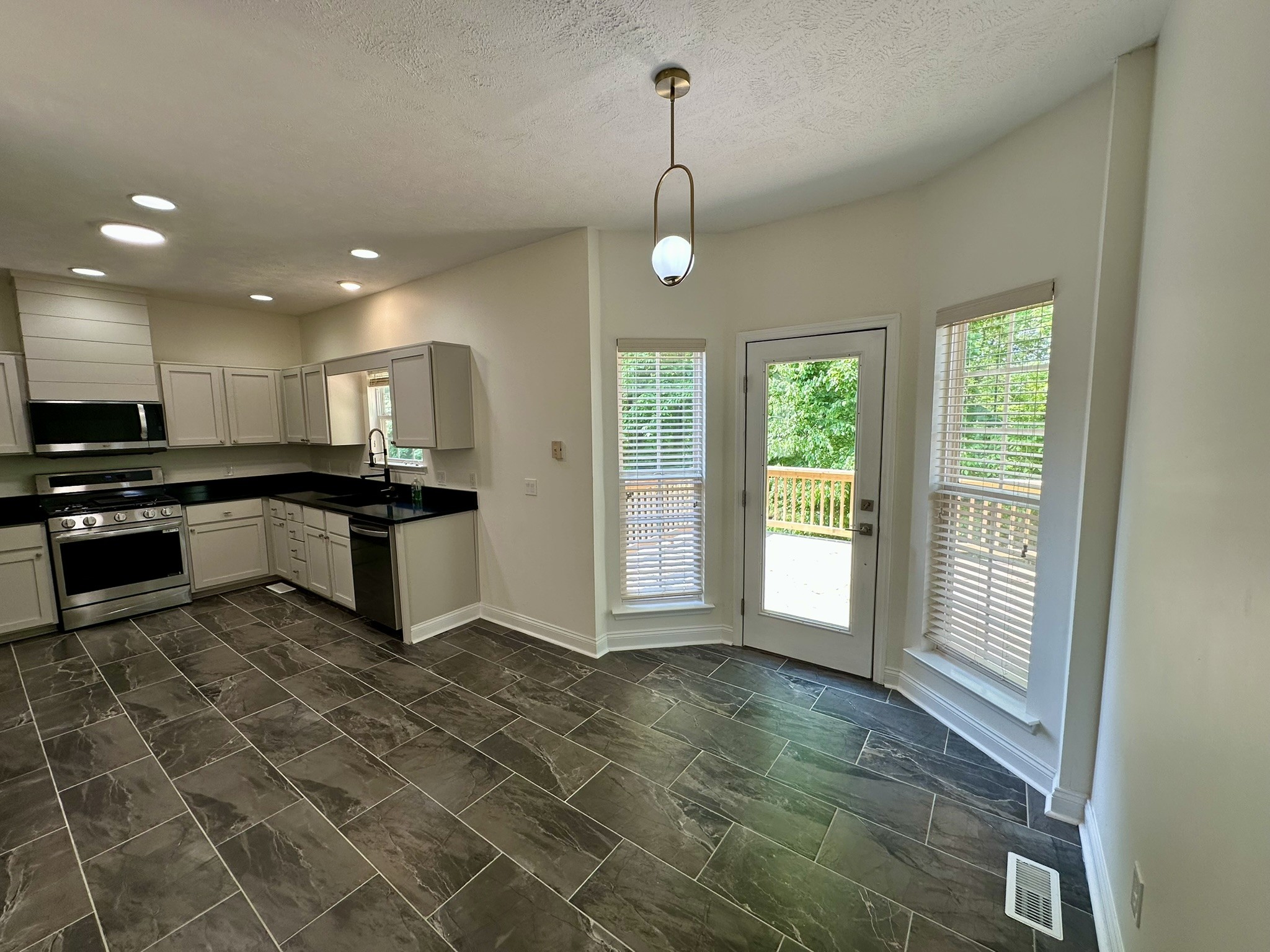 7253 Santeelah Way Property Photo 8