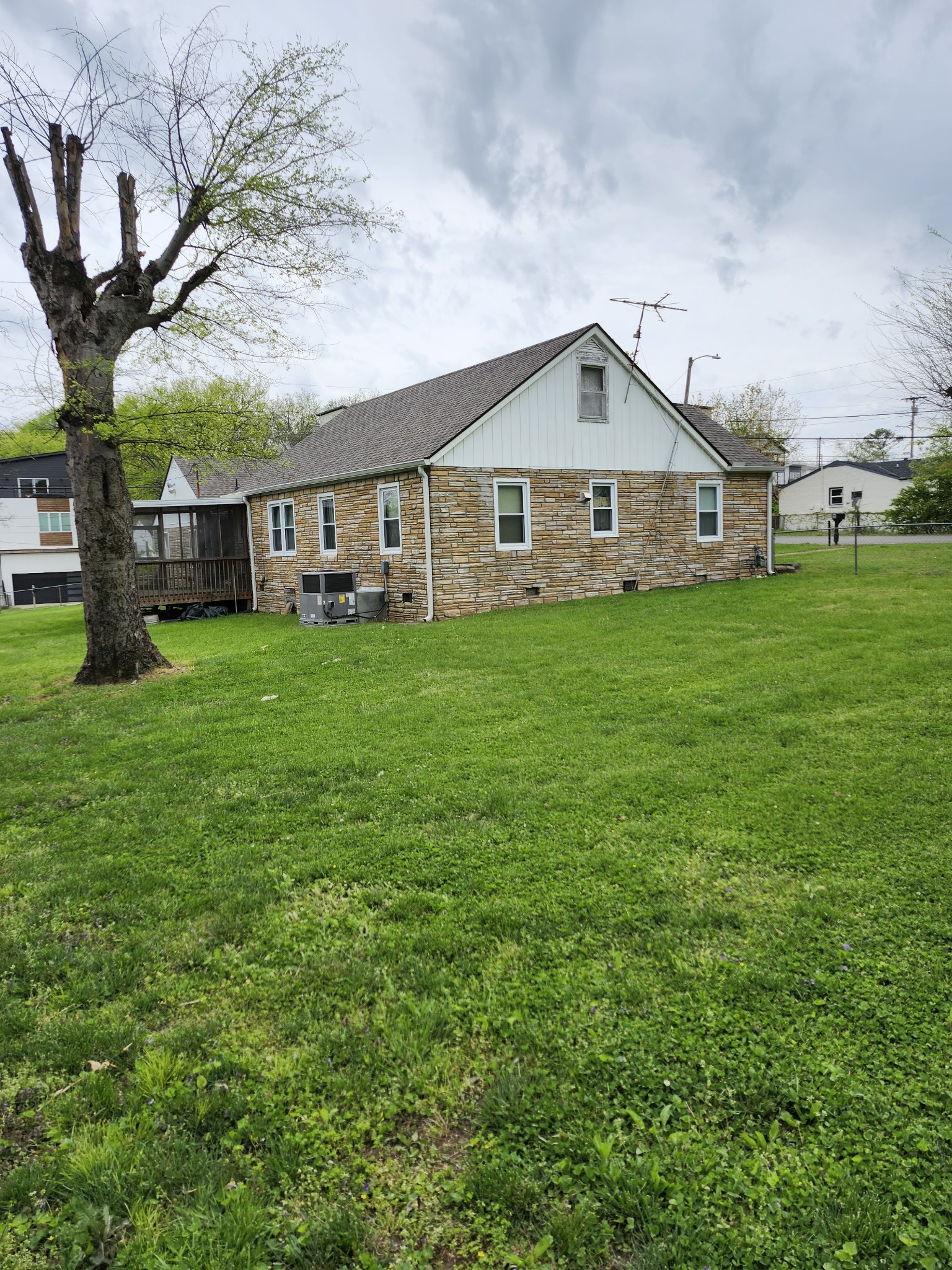 2300 Alpine Ave Property Photo 4
