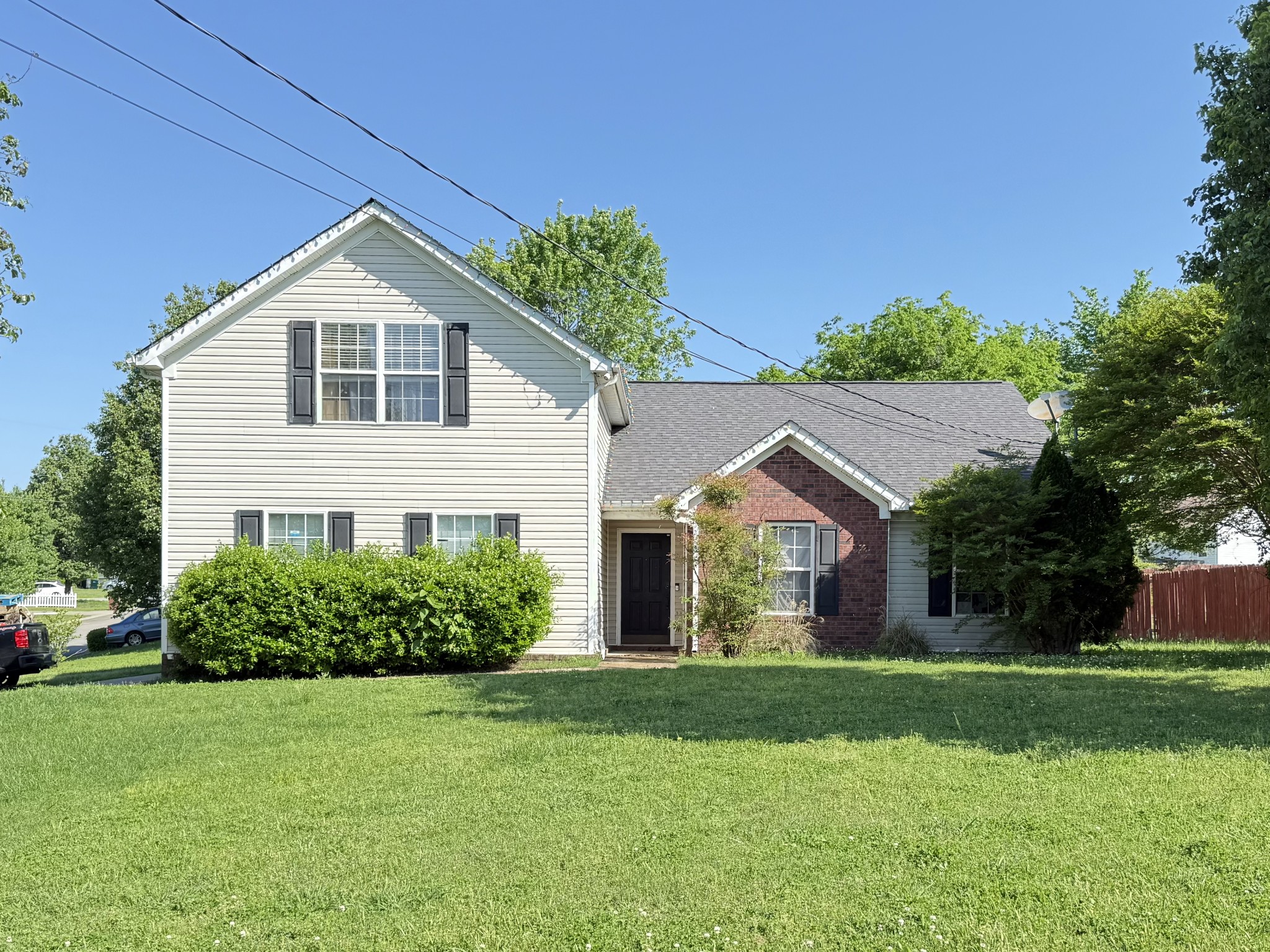 914 Lavergne Ln Property Photo 1