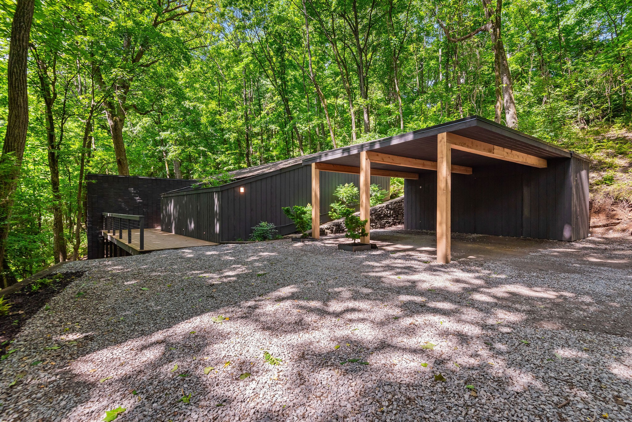 5040 Villa Crest Dr Property Photo 2
