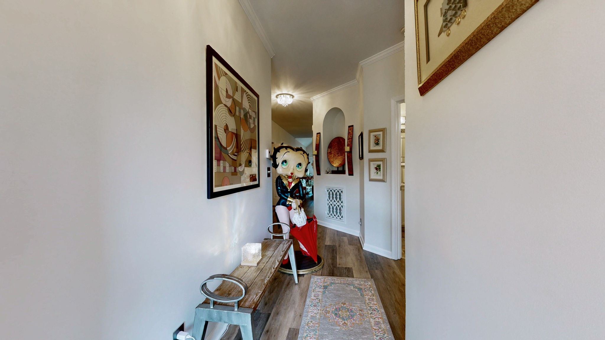 92 Whitman Xing Property Photo 3
