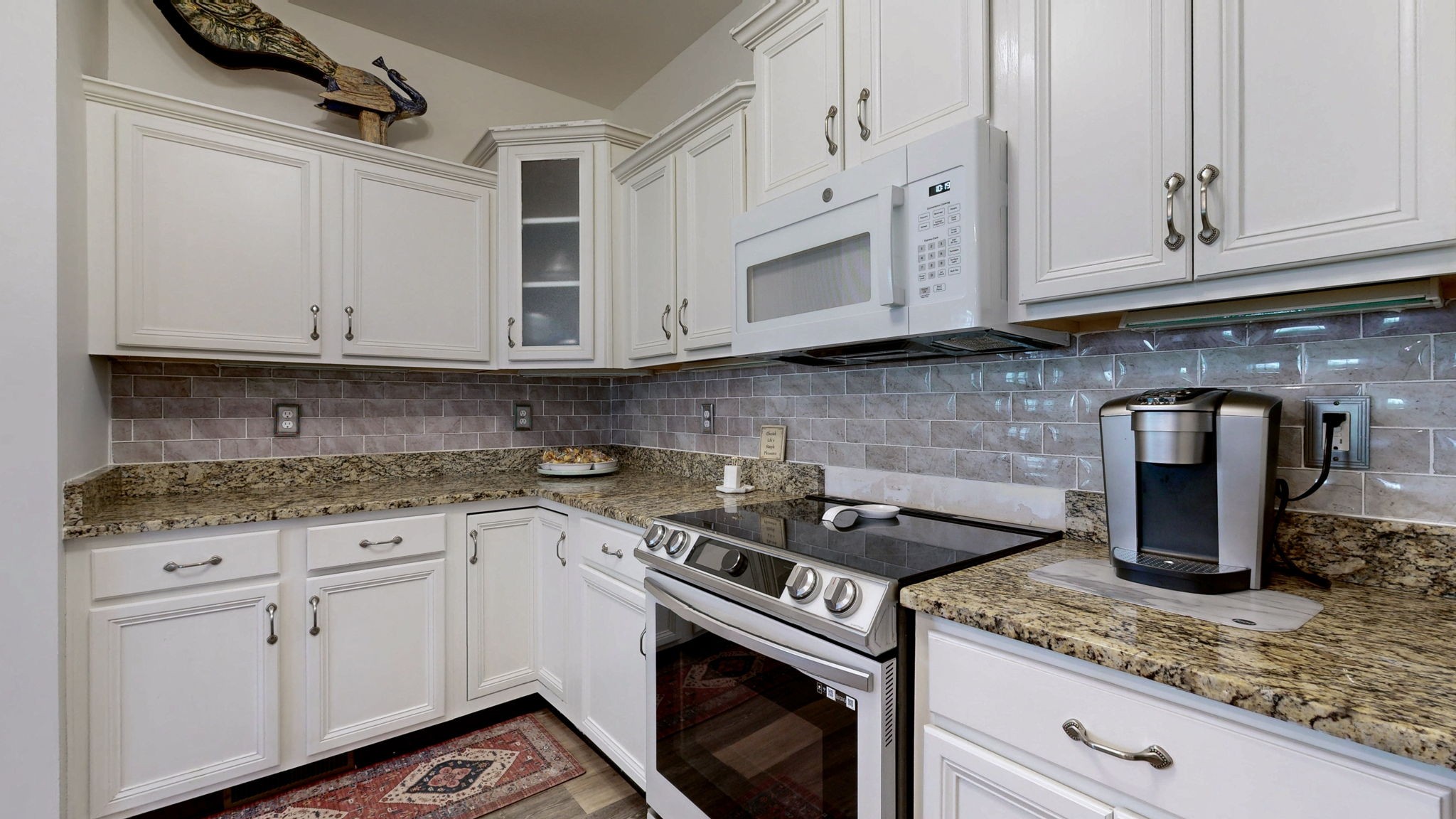 92 Whitman Xing Property Photo 8