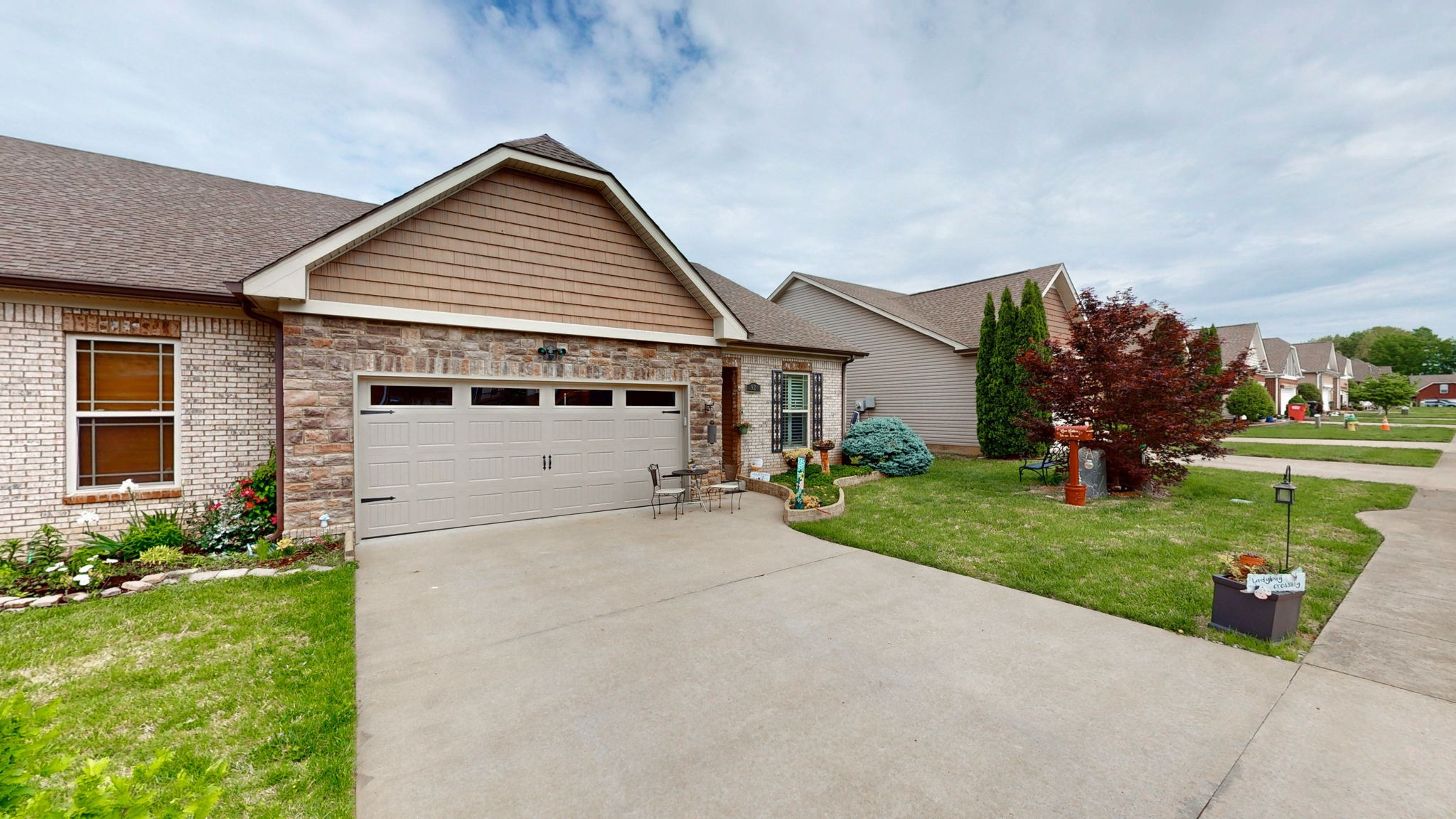 92 Whitman Xing Property Photo 22