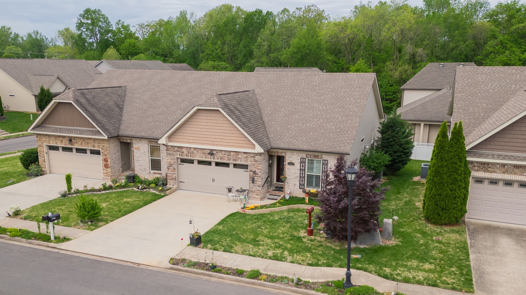 92 Whitman Xing Property Photo 29