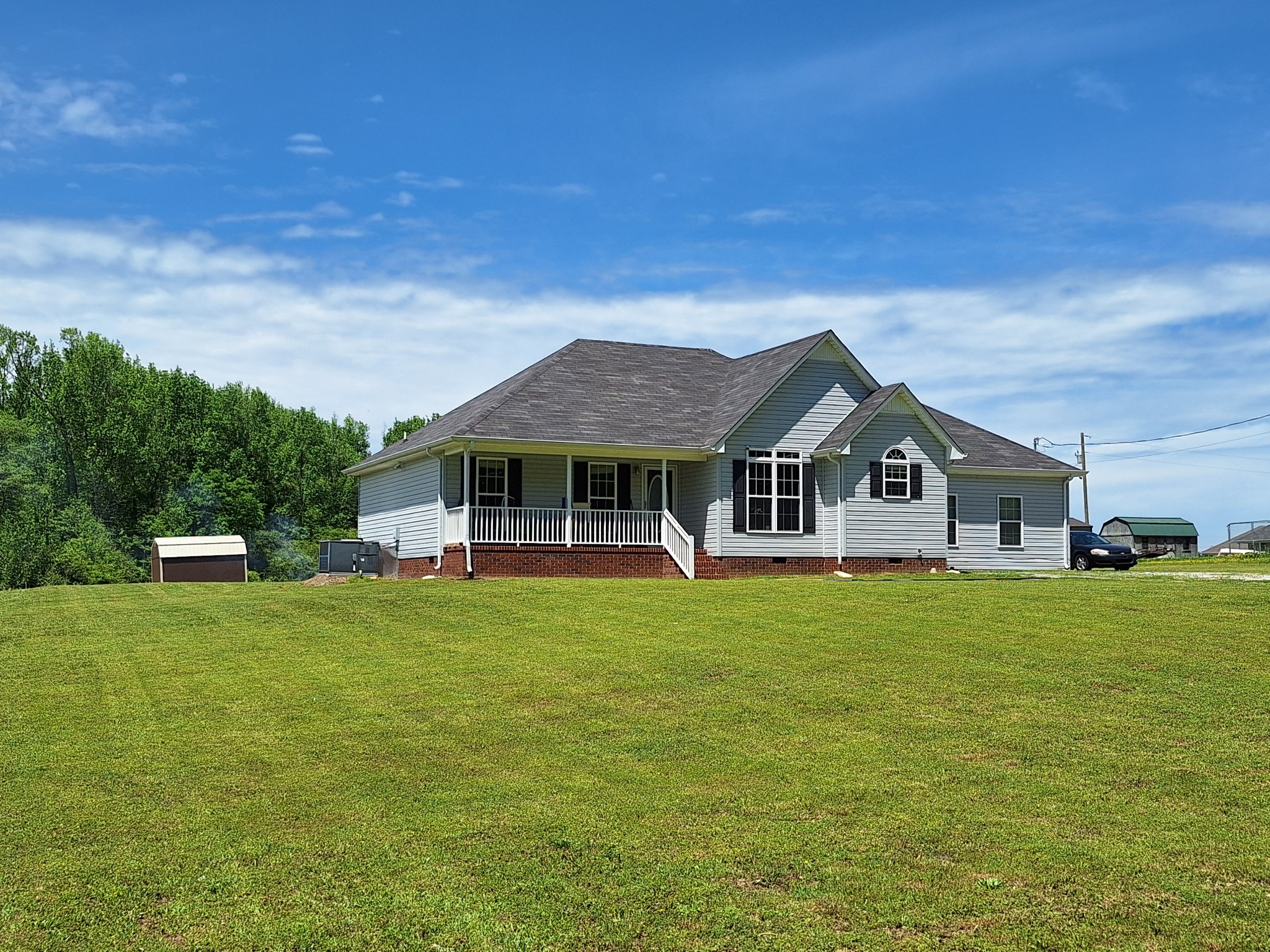 92 Jenkins Dr Property Photo 3