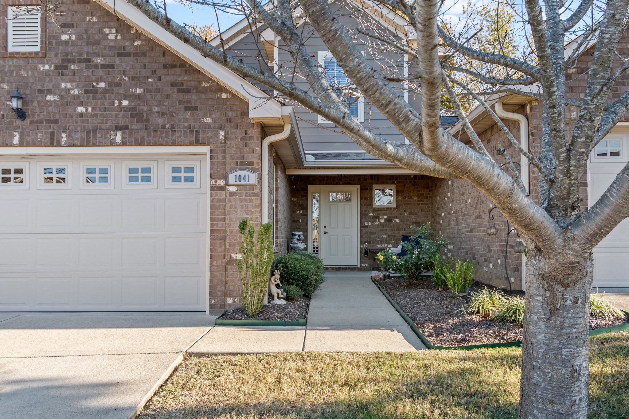 1041 Irish Way Property Photo