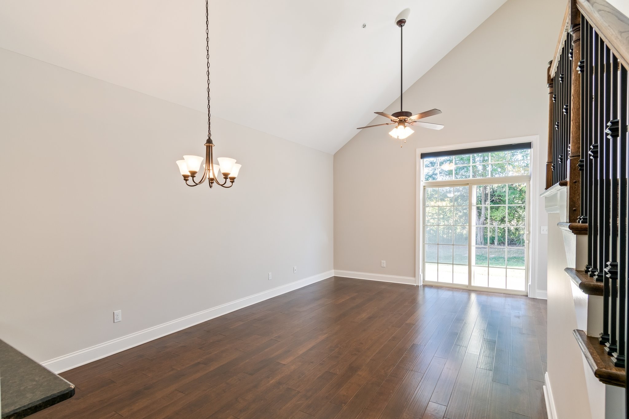 1041 Irish Way Property Photo 3