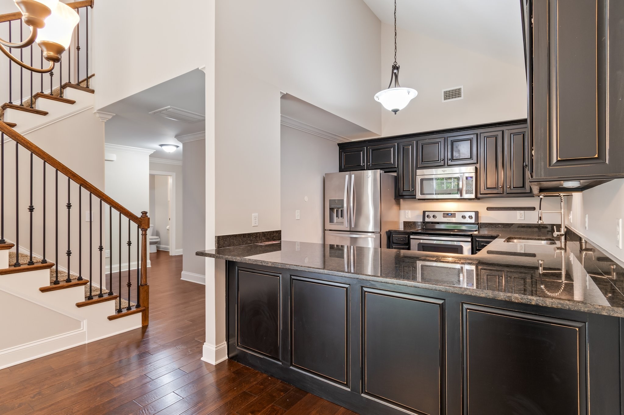 1041 Irish Way Property Photo 6