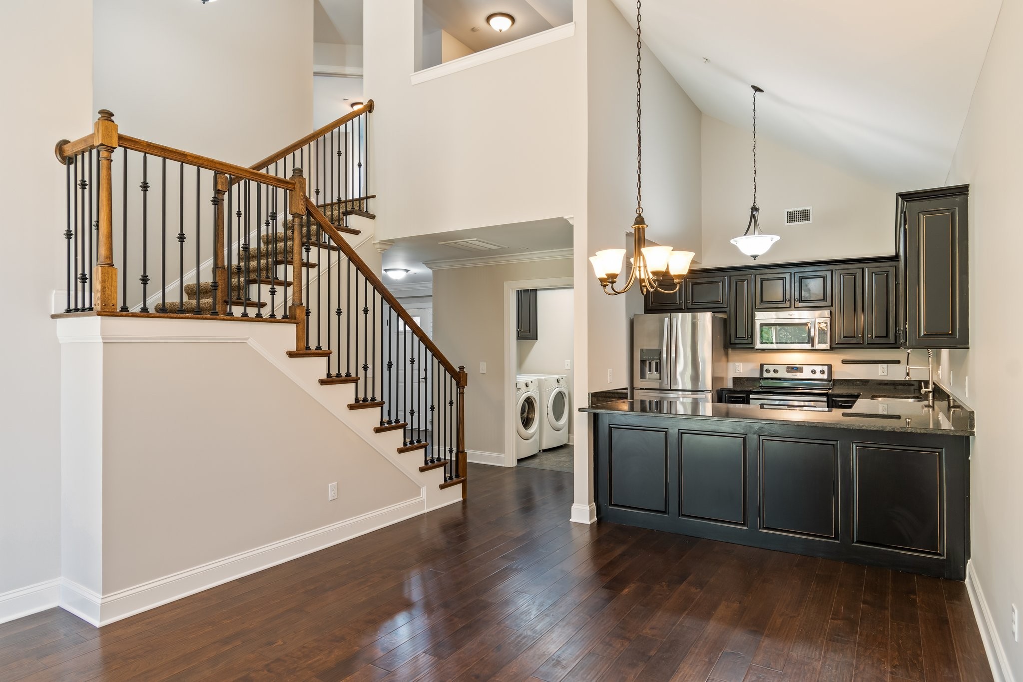 1041 Irish Way Property Photo 7