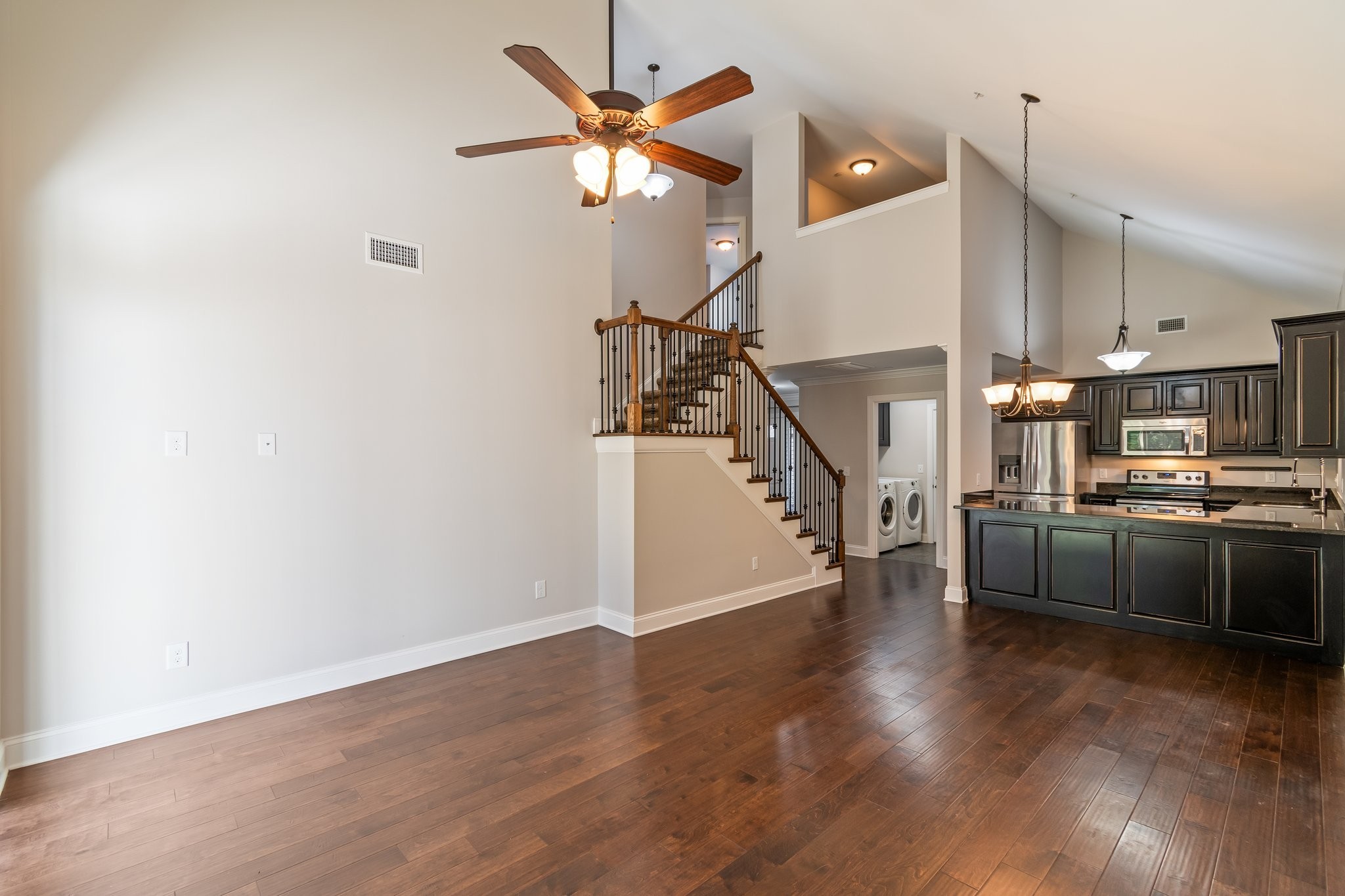 1041 Irish Way Property Photo 11