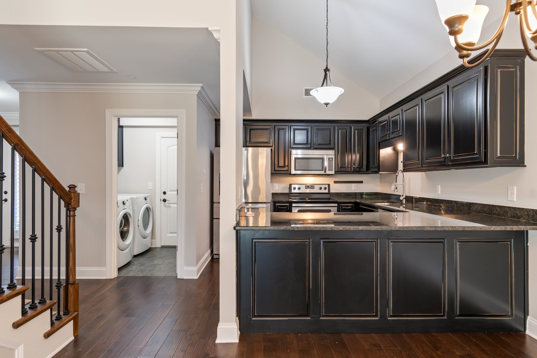 1041 Irish Way Property Photo 13
