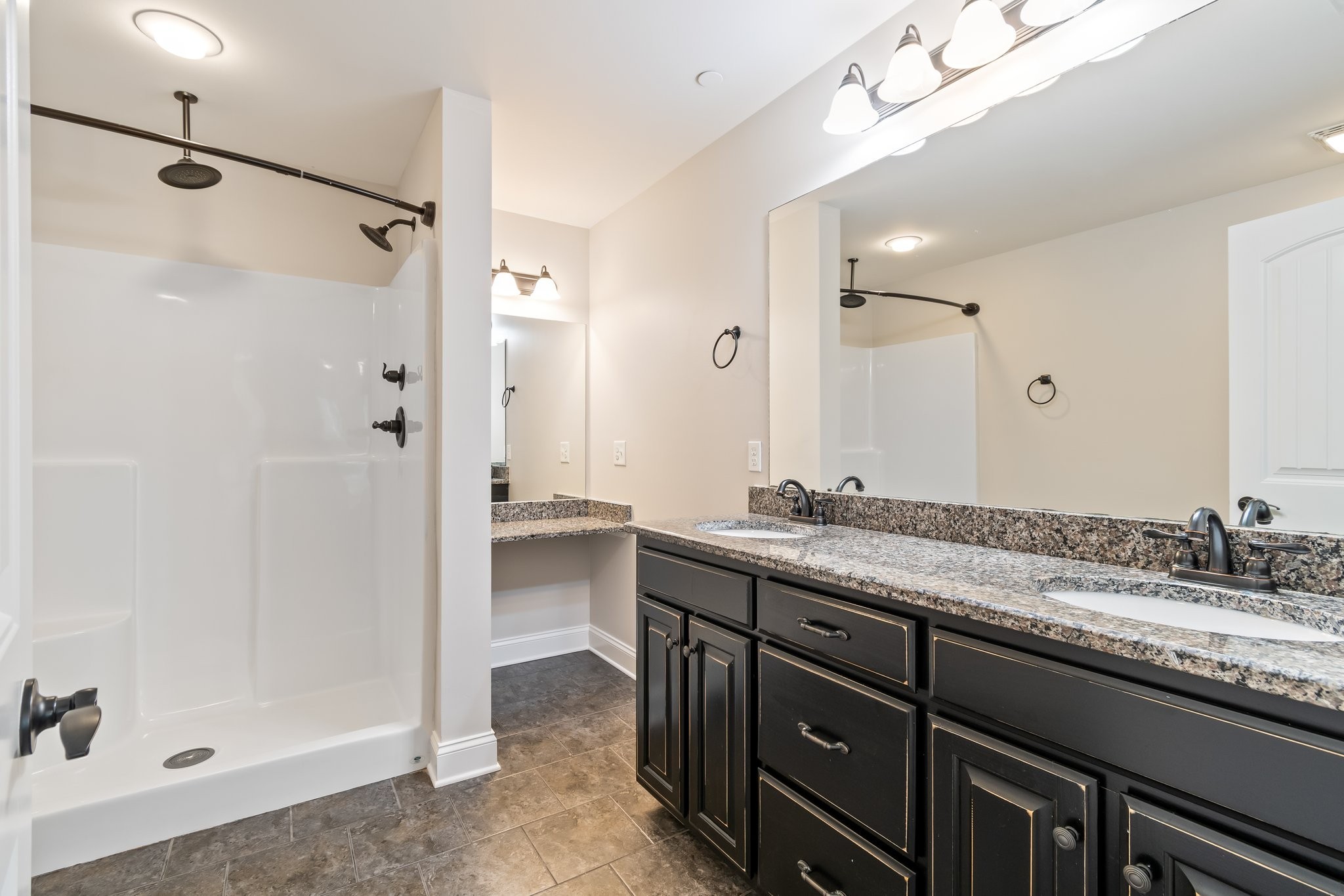 1041 Irish Way Property Photo 18