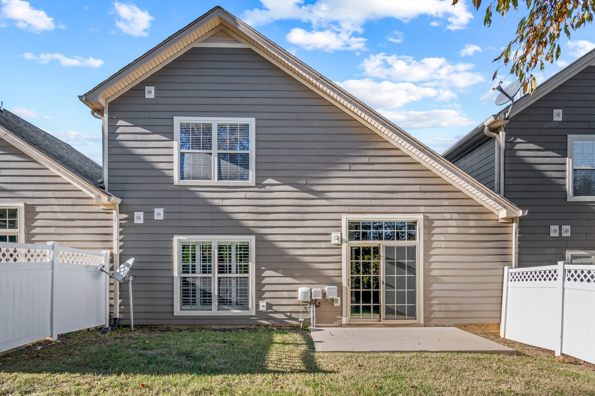 1041 Irish Way Property Photo 22