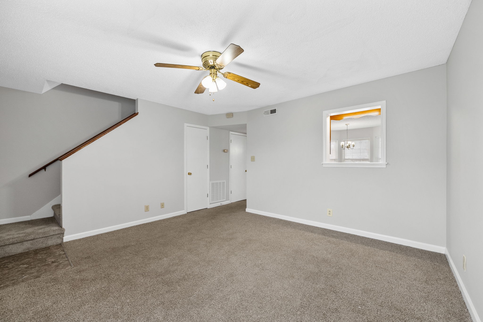 3287 Tower Dr Property Photo 5