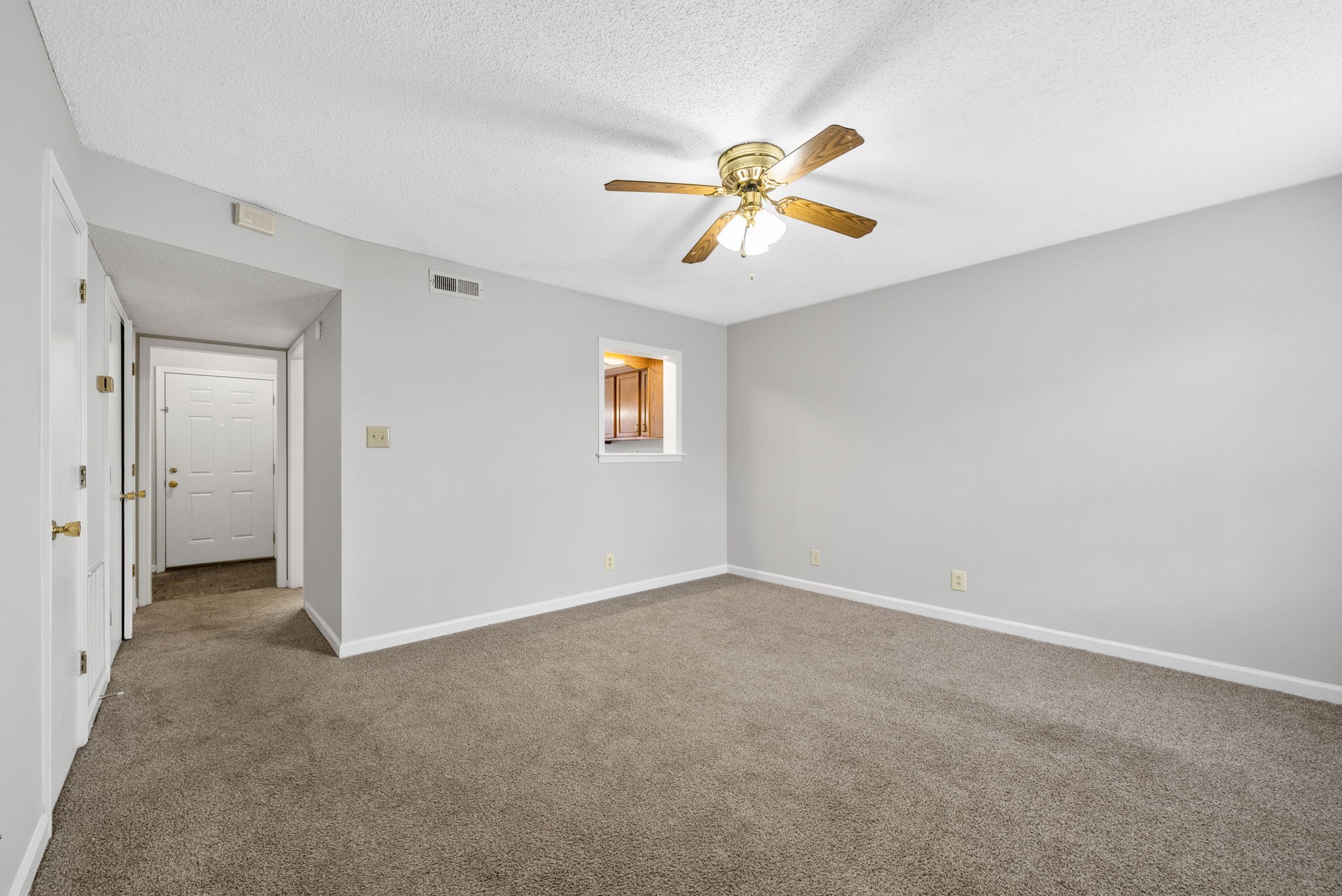 3287 Tower Dr Property Photo 6