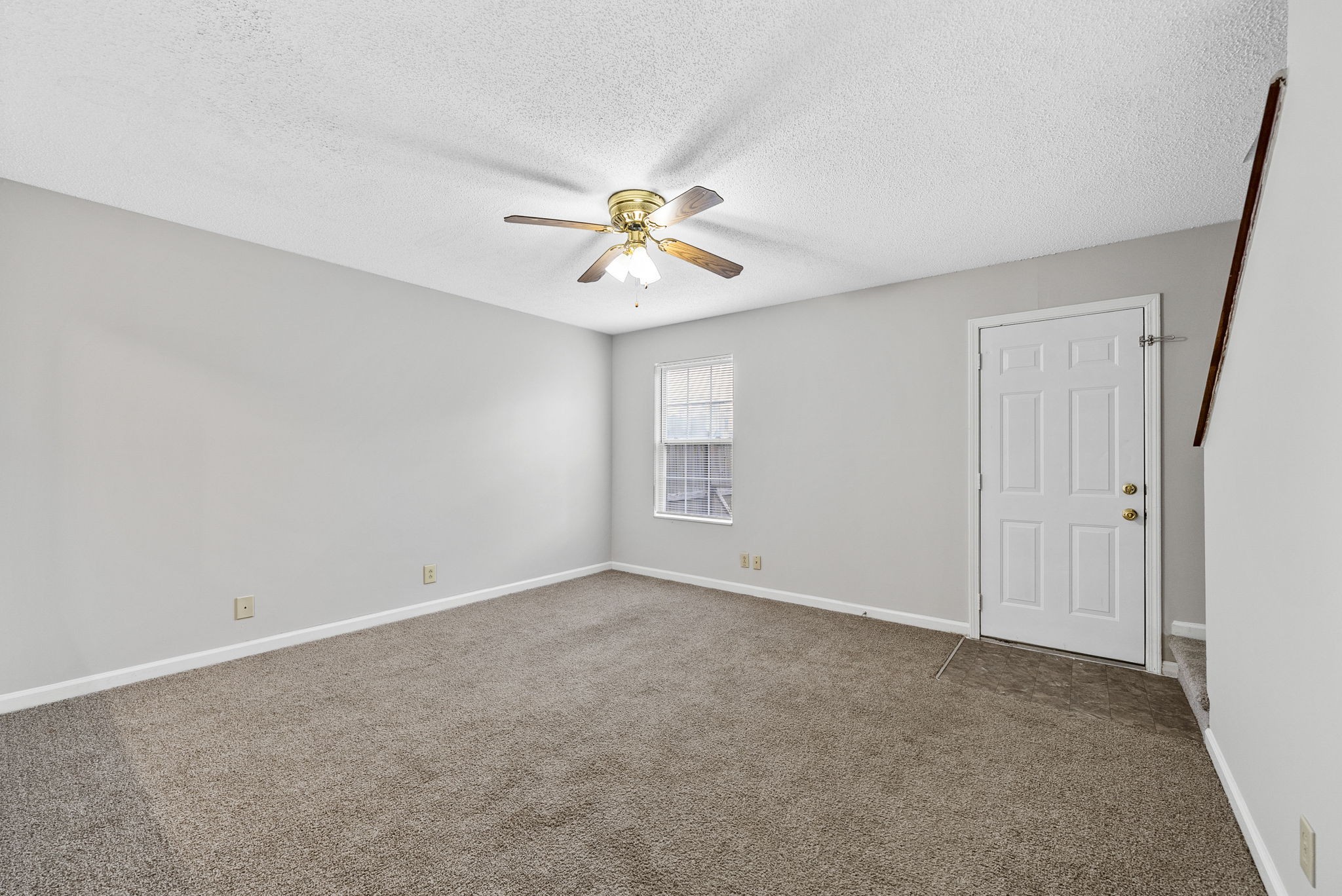 3287 Tower Dr Property Photo 7