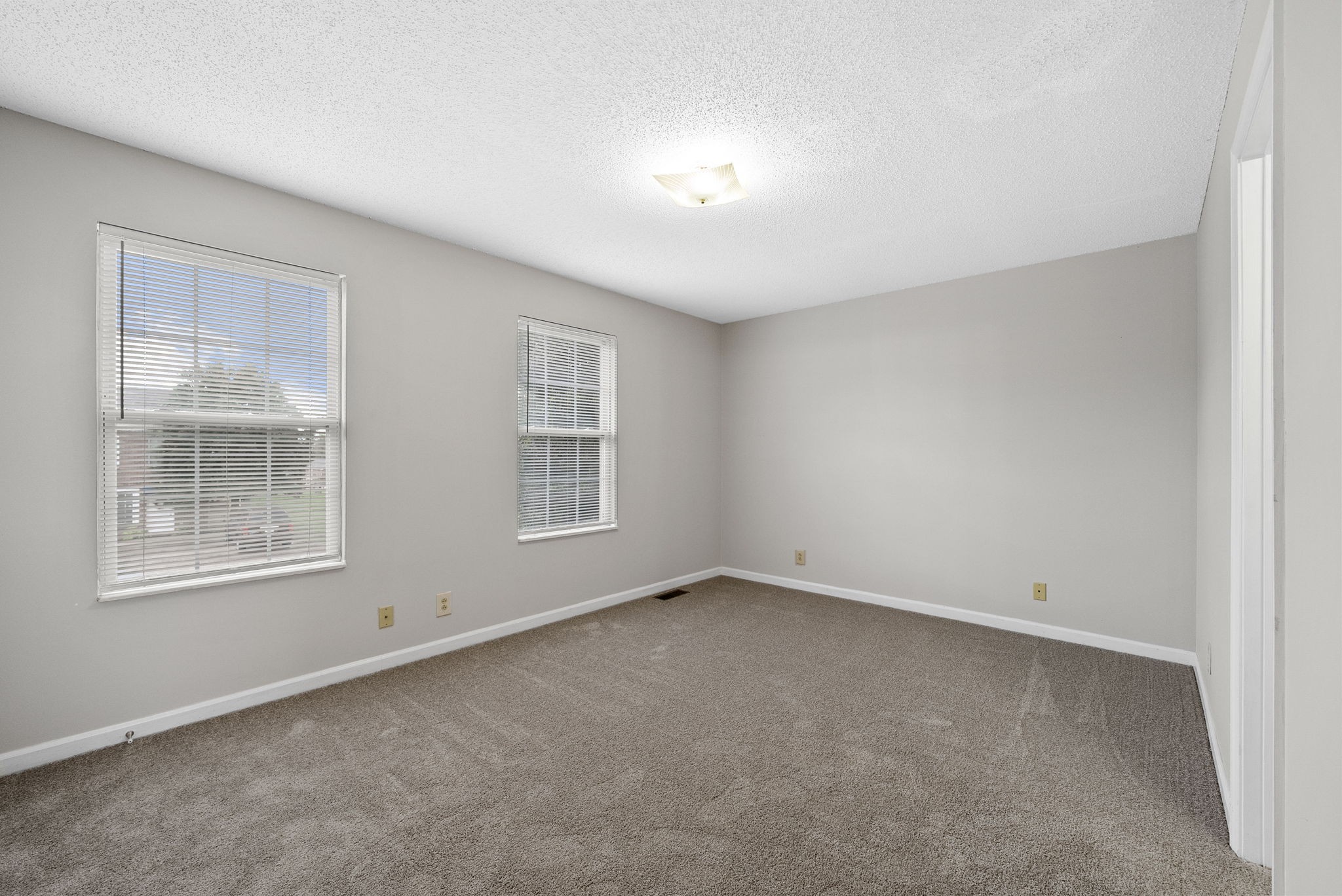 3287 Tower Dr Property Photo 16