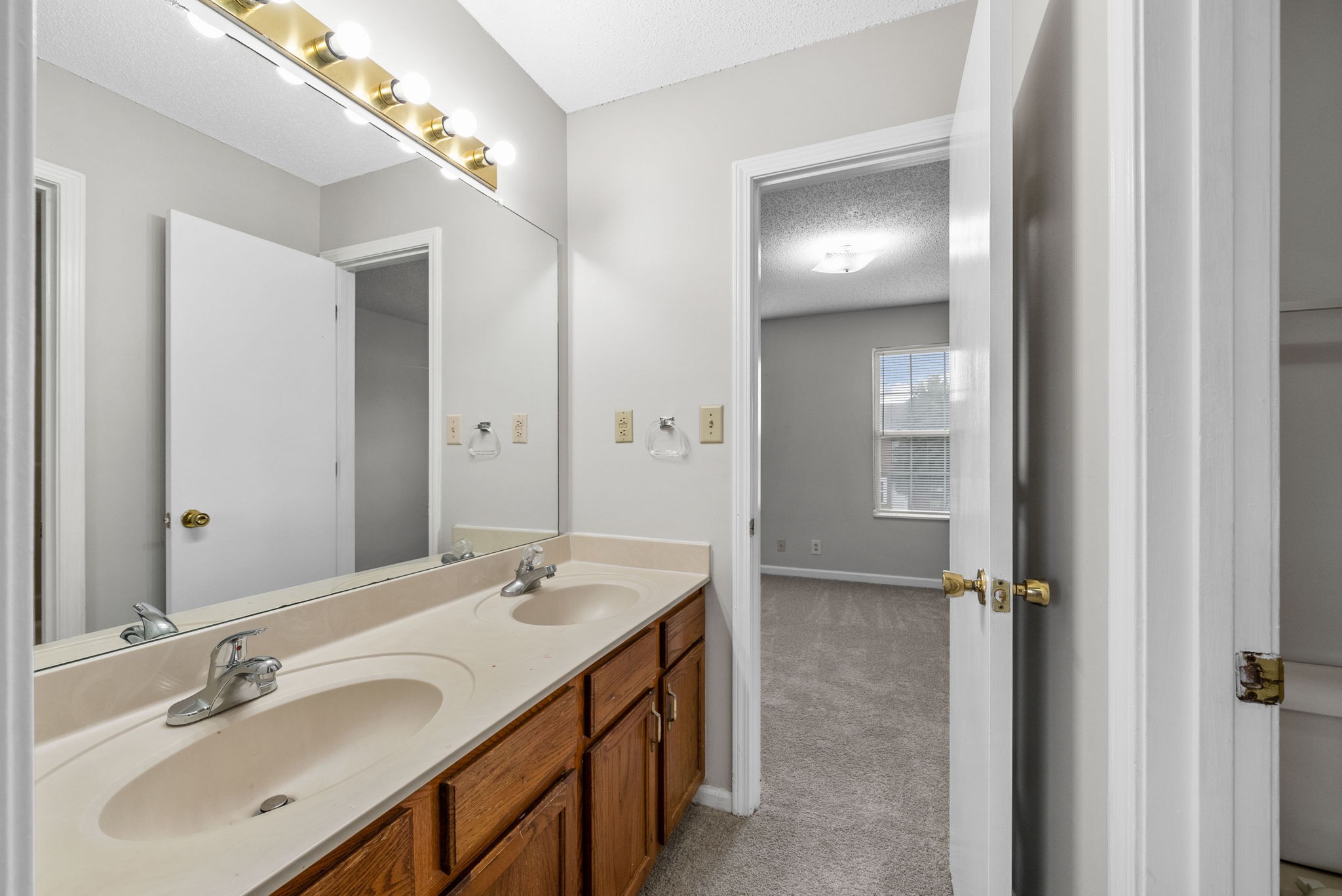 3287 Tower Dr Property Photo 19