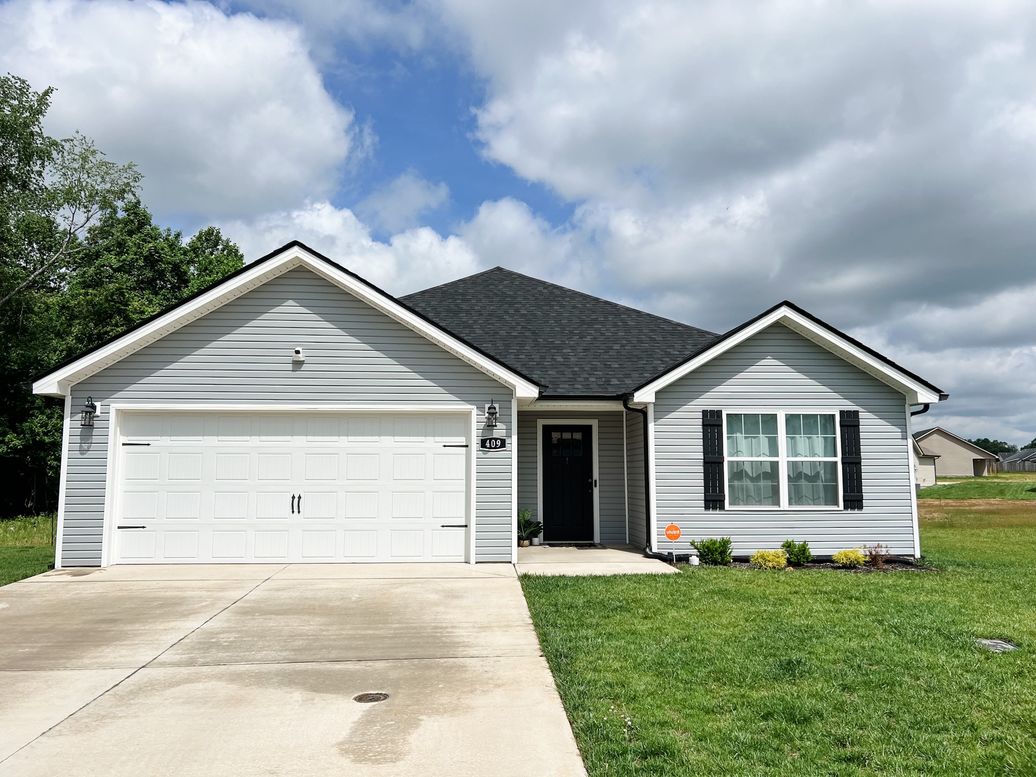 409 Bender Ct Property Photo