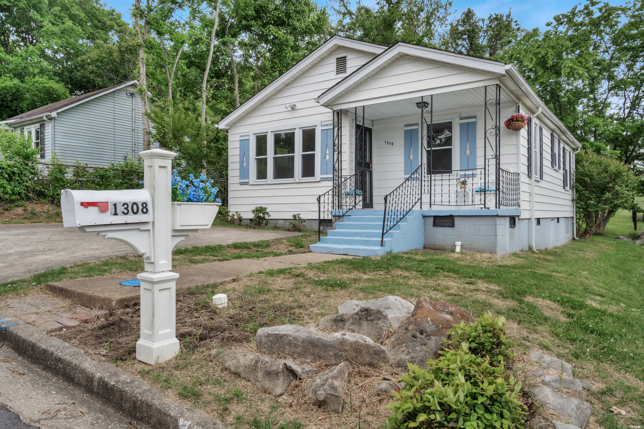 1308 Cedar St Property Photo