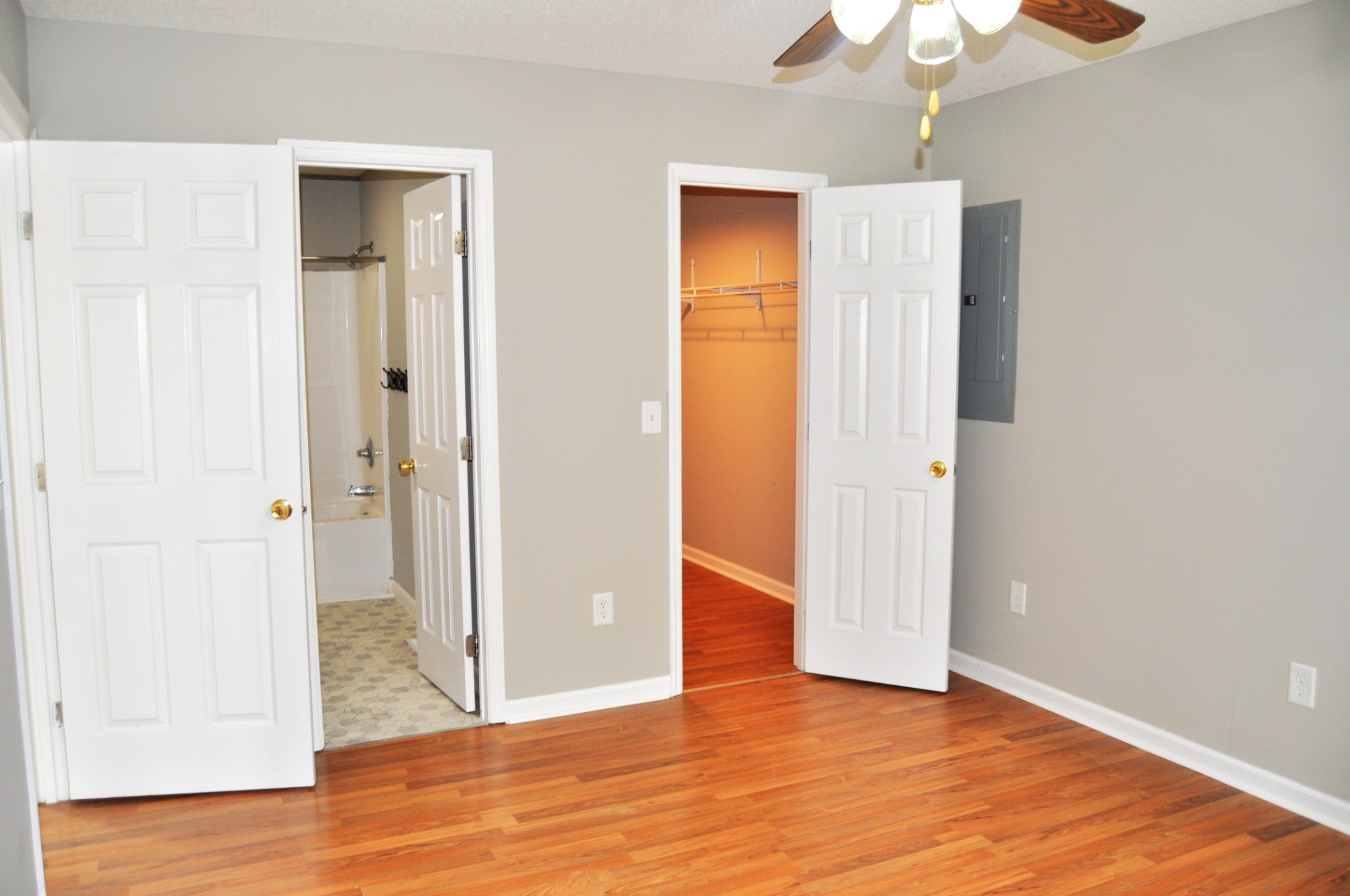 104 3rd Ave, N Property Photo 5