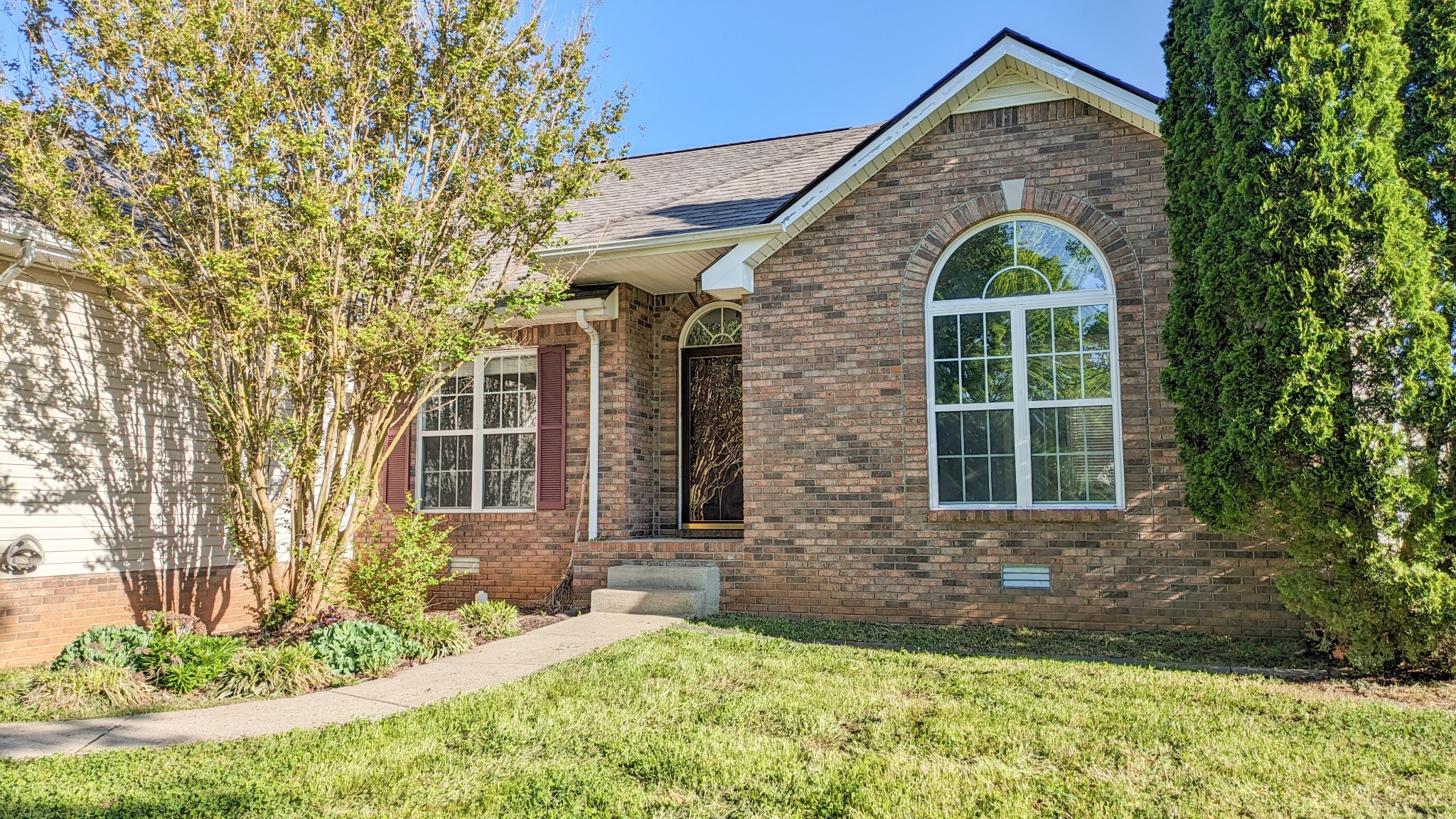 1320 Ambleside Dr Property Photo