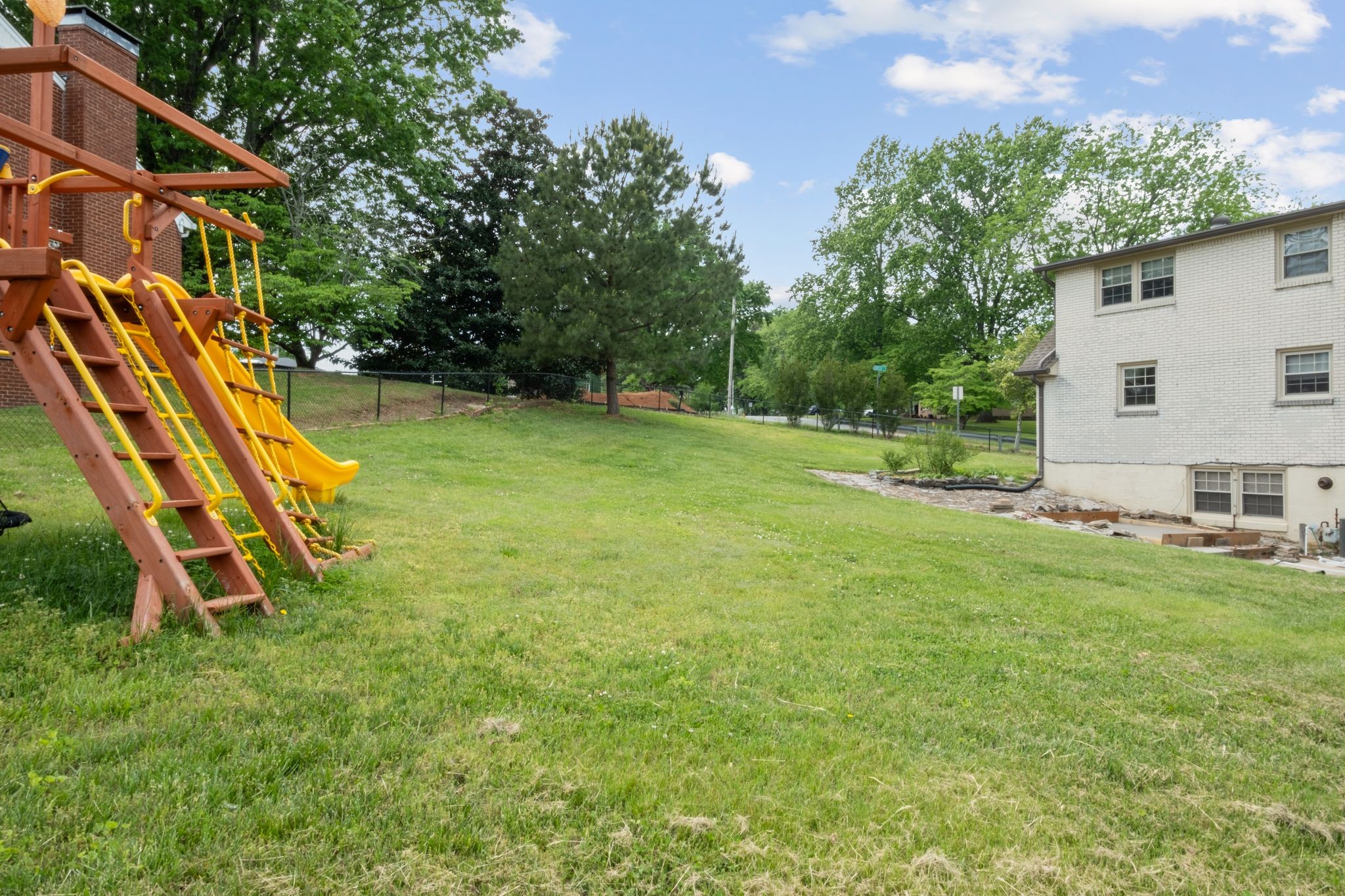 93 Hilltop Dr Property Photo 39