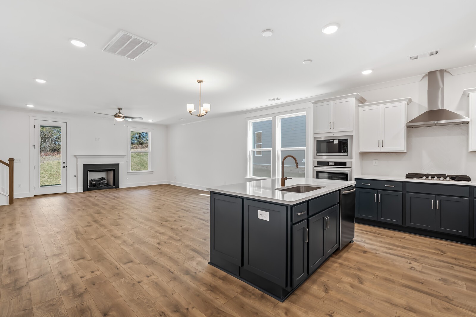 1404 Charles Drive Property Photo