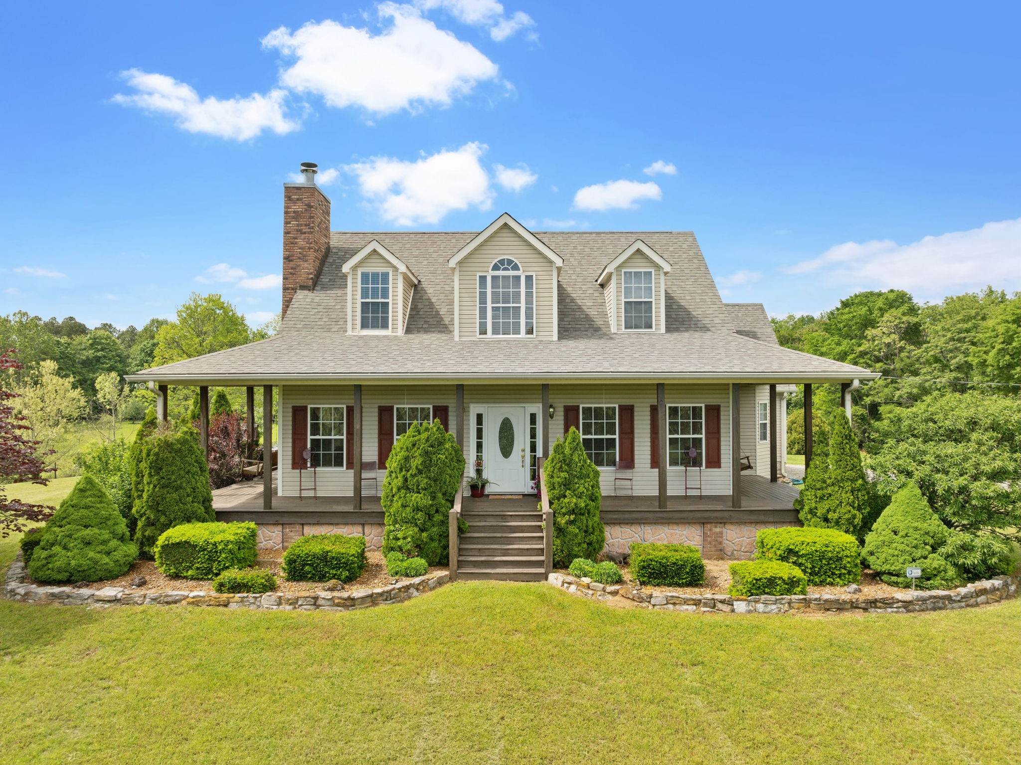 1890 Simmons Ridge Rd Property Photo
