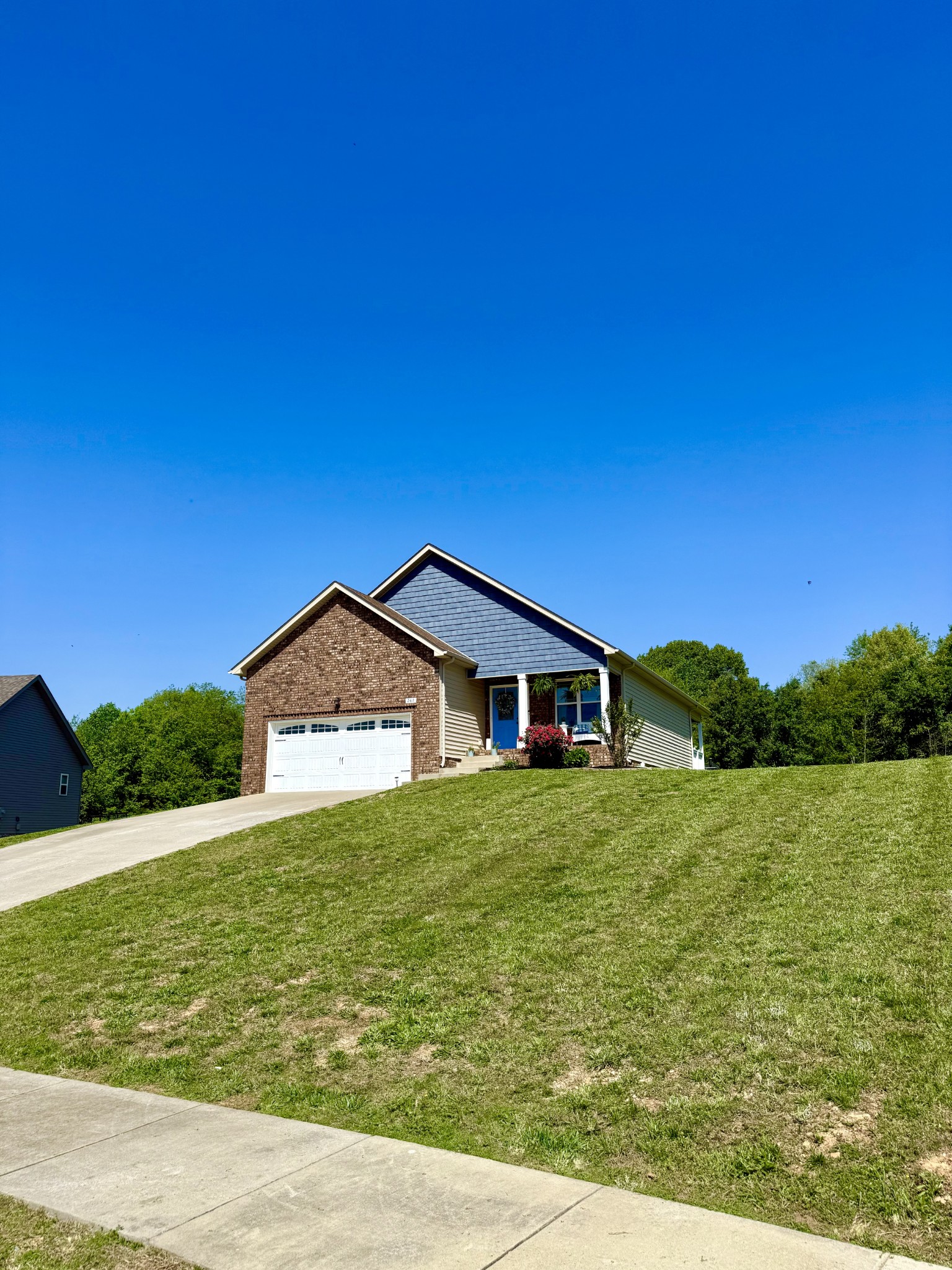 248 Hillview Way Property Photo 1