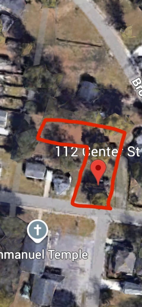 112 Center St Property Photo 1