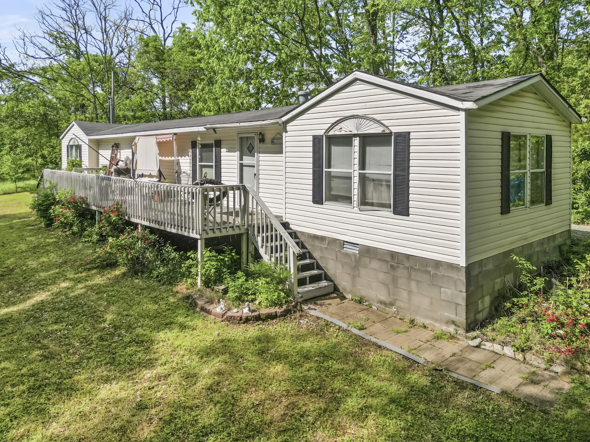 5567 Sparta Pike Property Photo 1