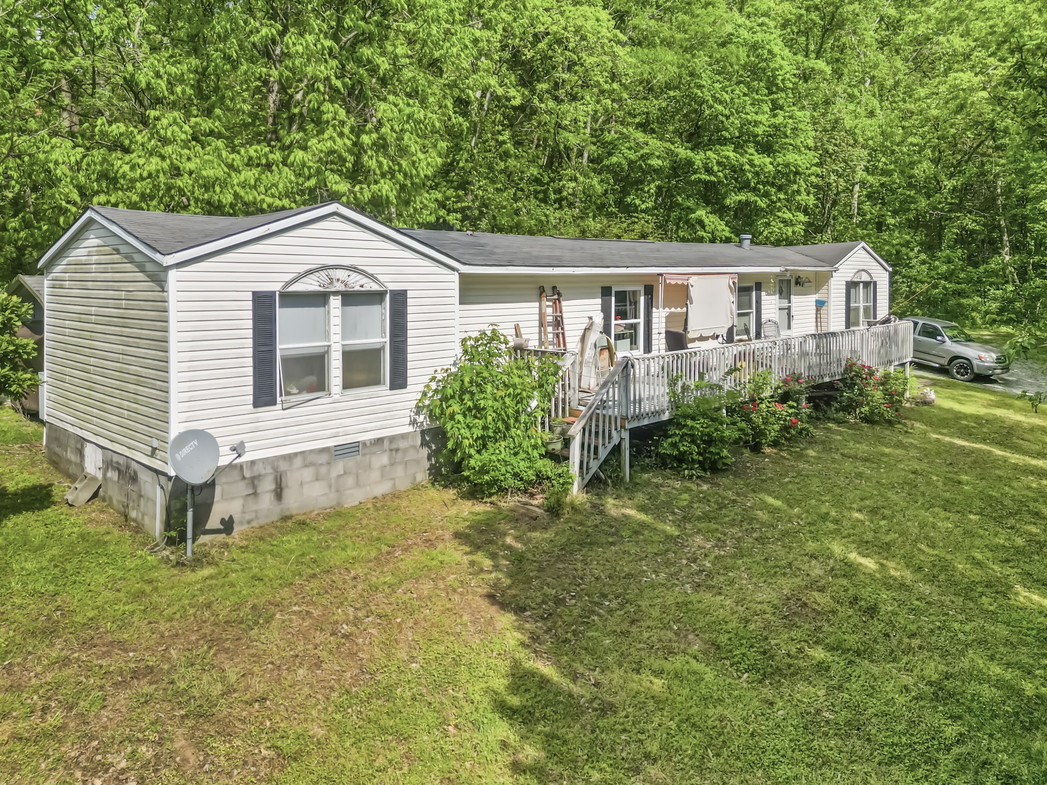 5567 Sparta Pike Property Photo 3