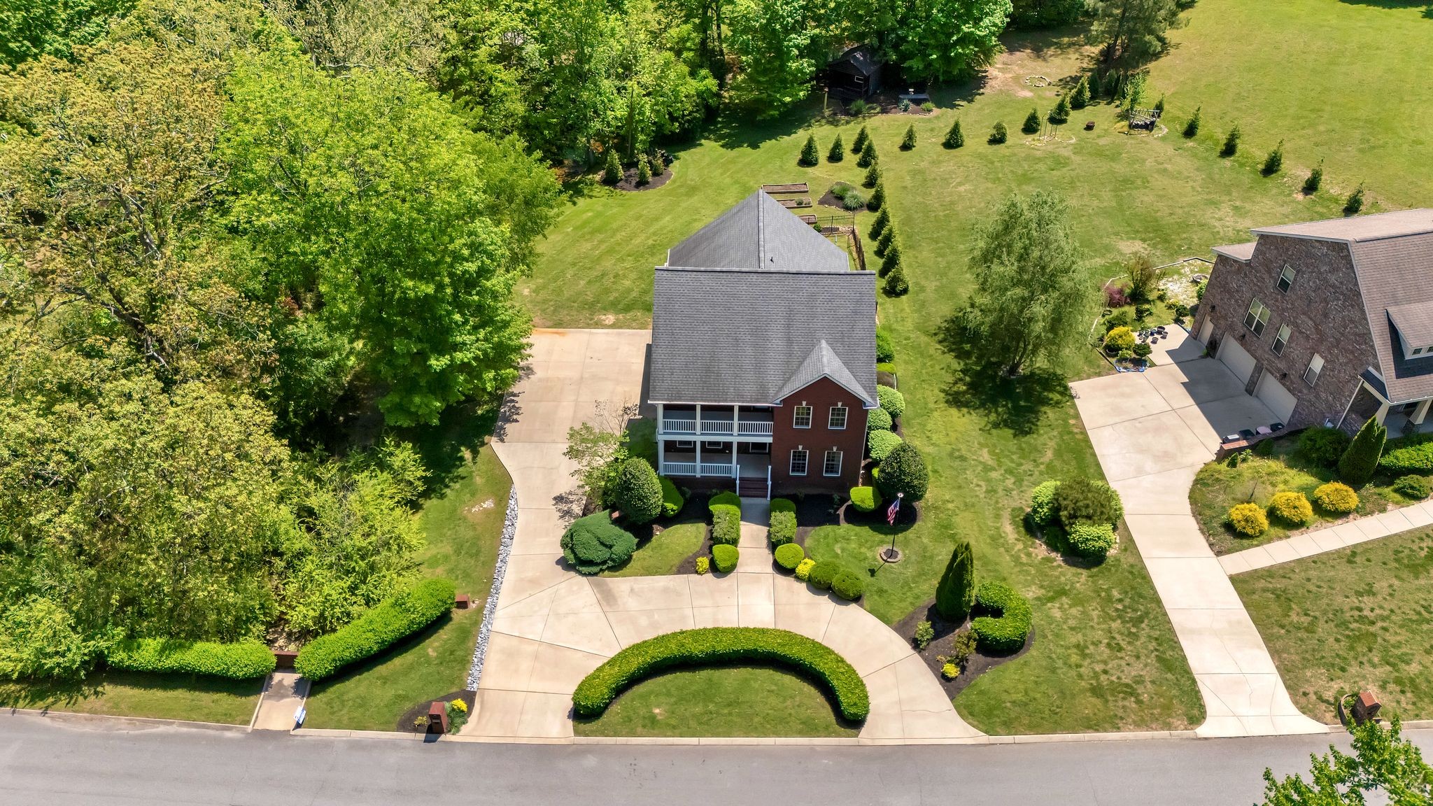 1012 Carrs Creek Blvd Property Photo 2