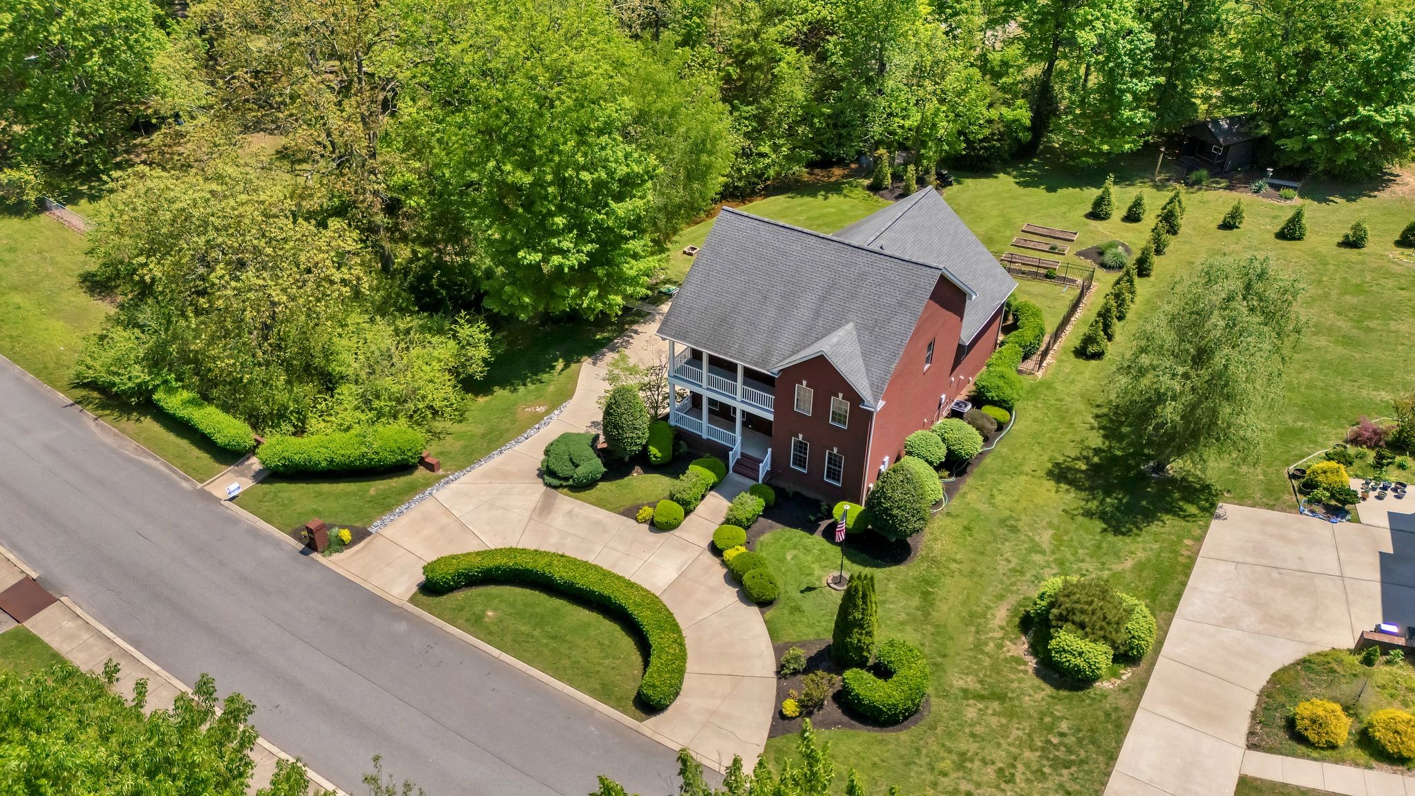 1012 Carrs Creek Blvd Property Photo 3