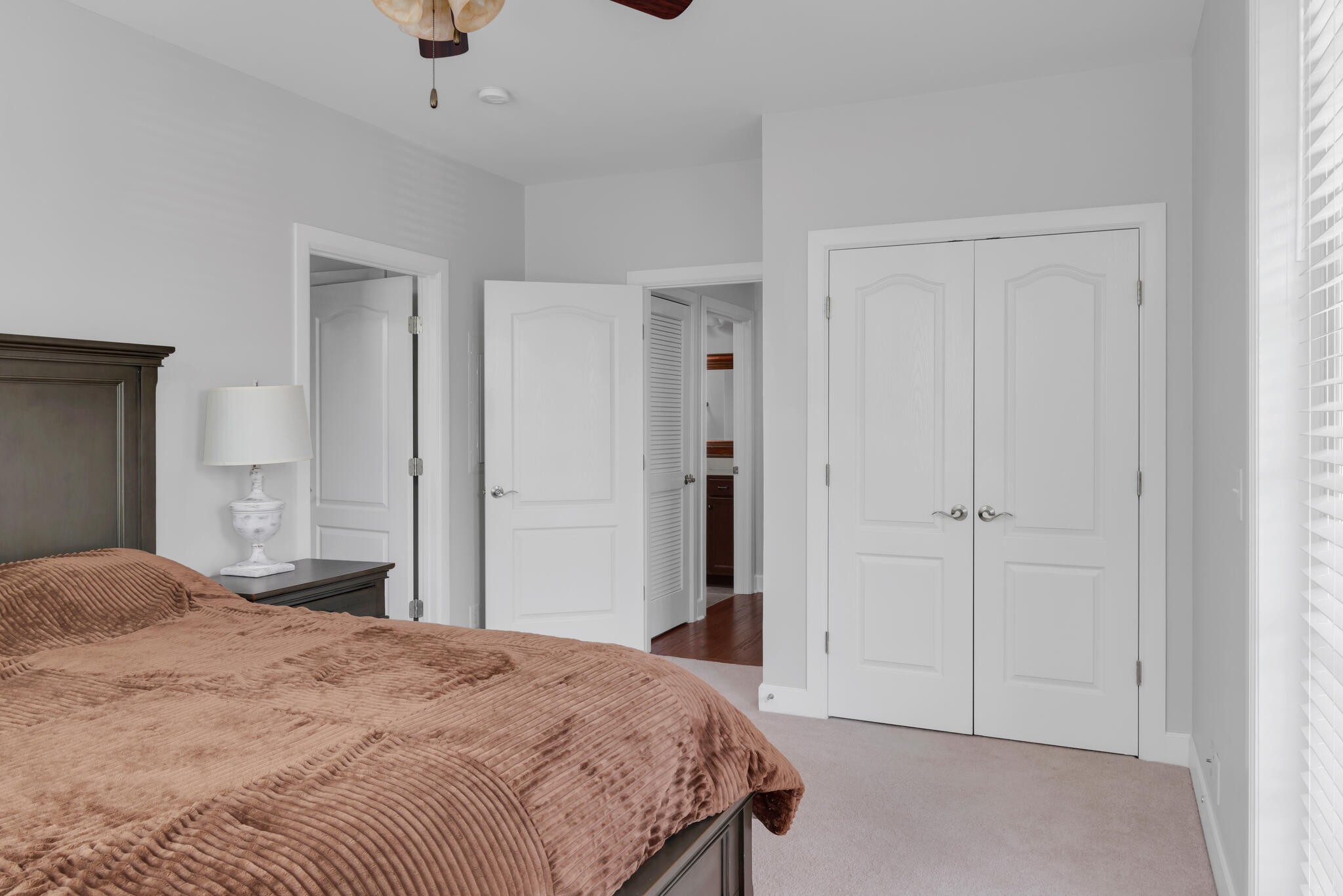 307 Seven Springs Way Property Photo 16