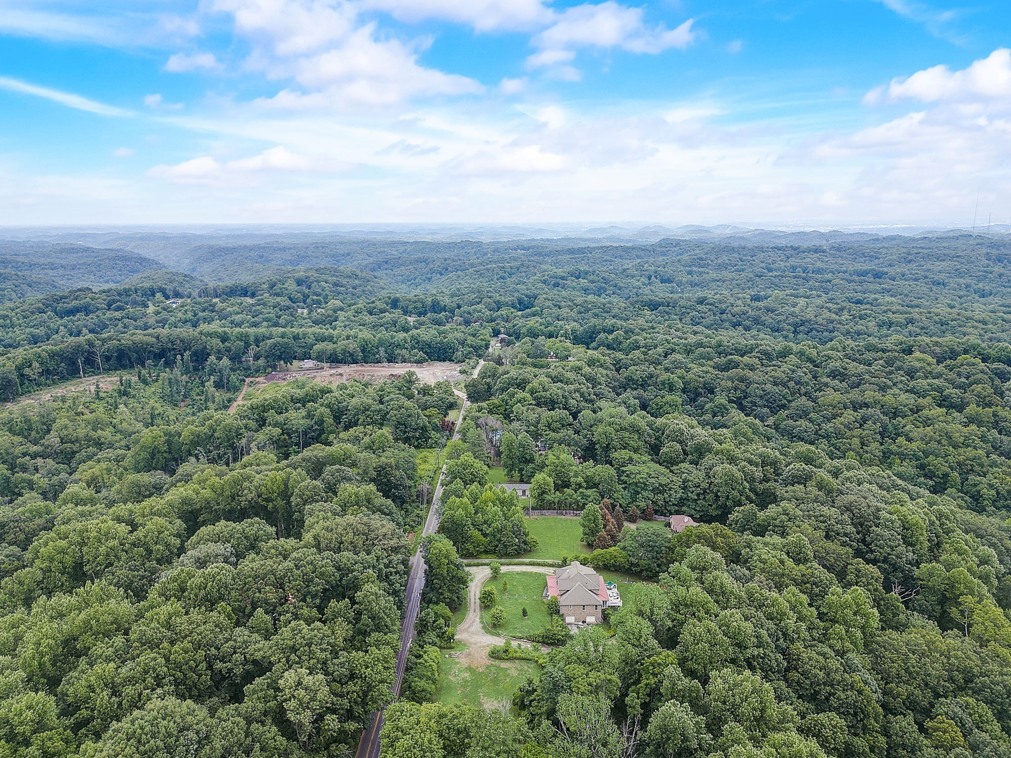 8745 Old Charlotte Pike Property Photo 5