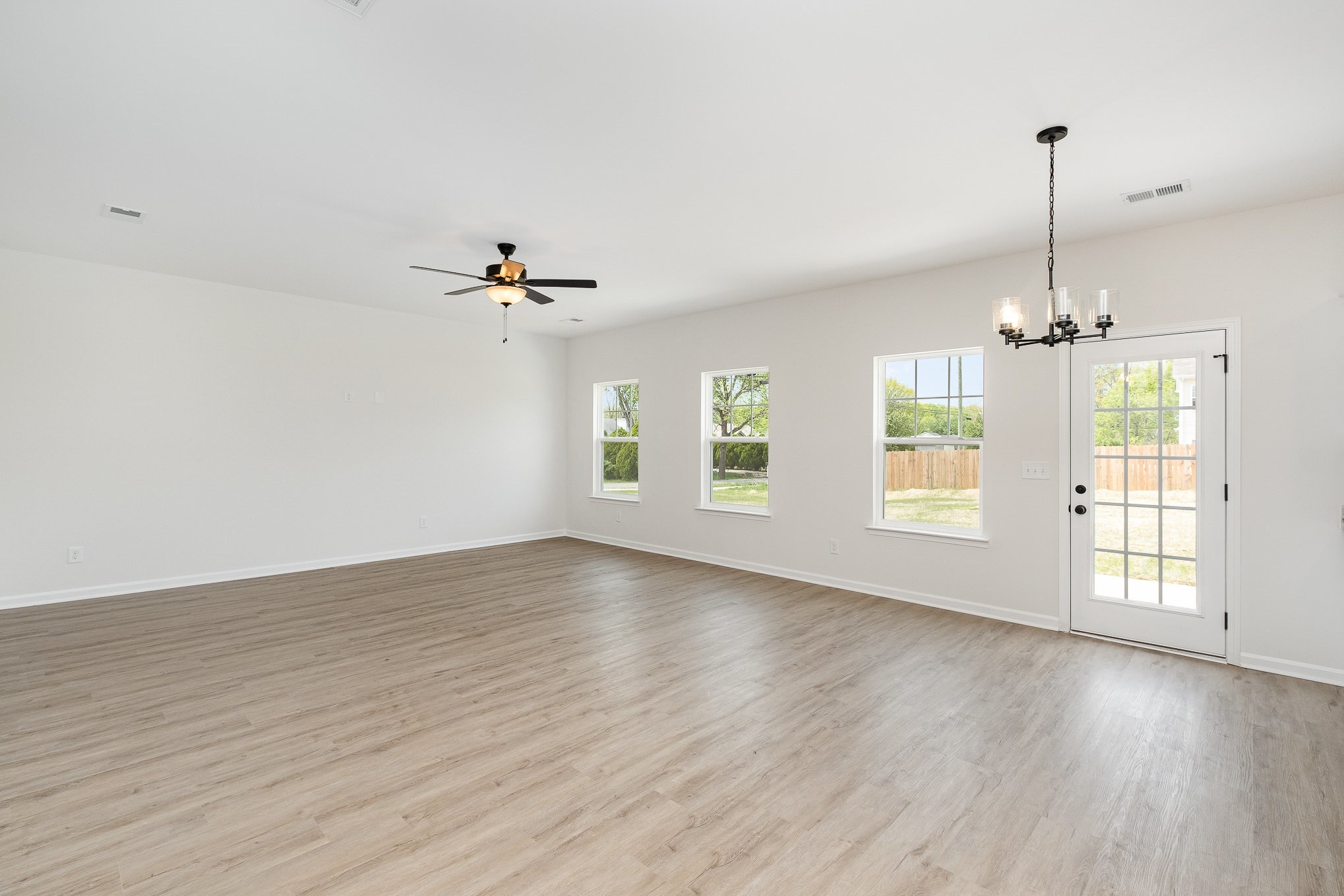 201 Hannah Lee Hill Property Photo 5