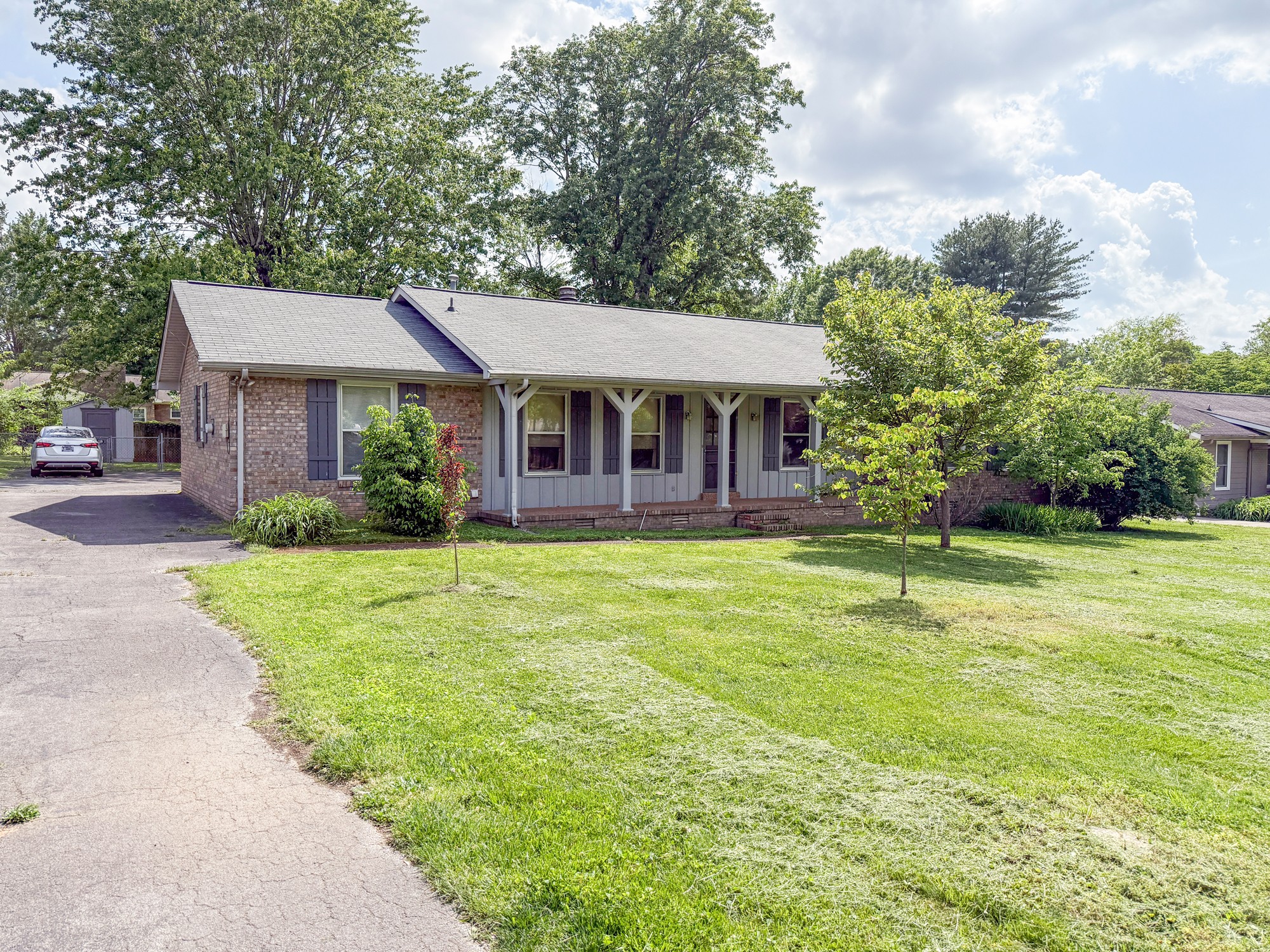 1431 Avon Rd Property Photo 1