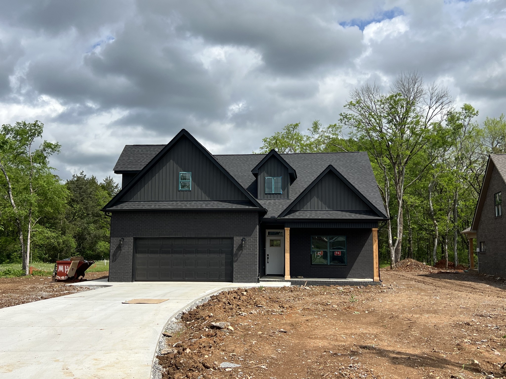 37037 Real Estate Listings Main Image